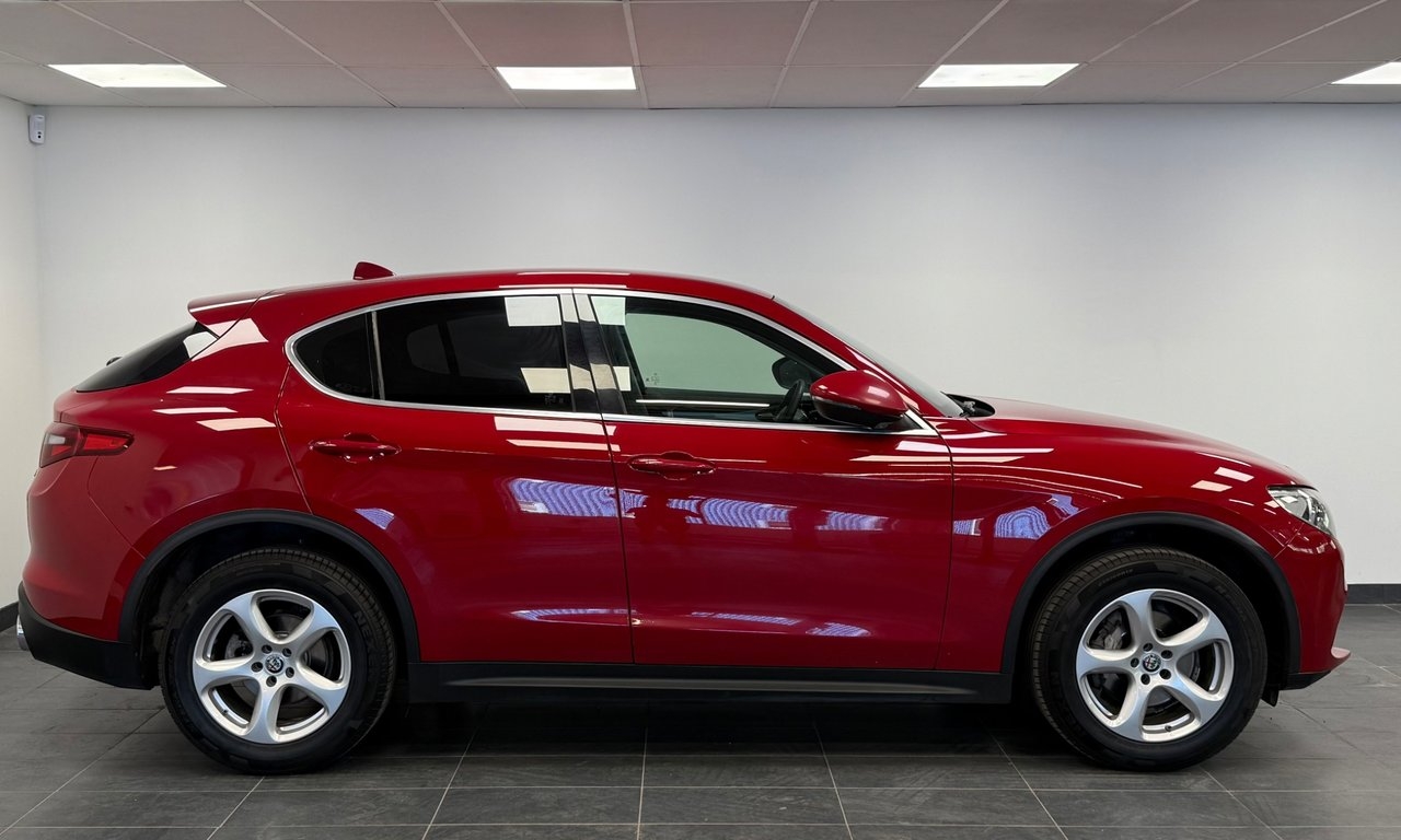 Alfa Romeo Stelvio 2017, bild 3/22