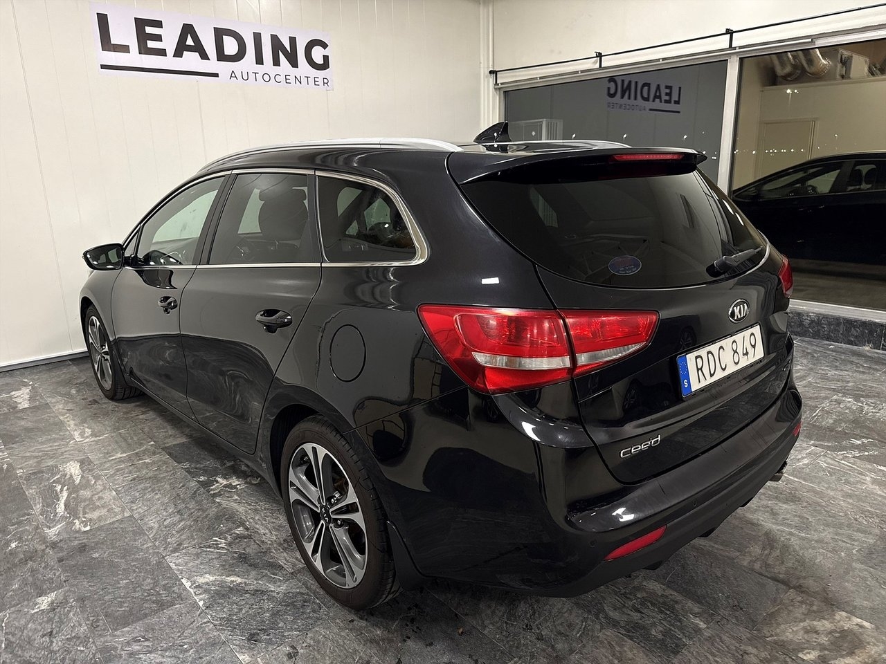 Kia Ceed SW 1.6 CRDi 136hk-GT-LINE-3 2017, kuva 2/23