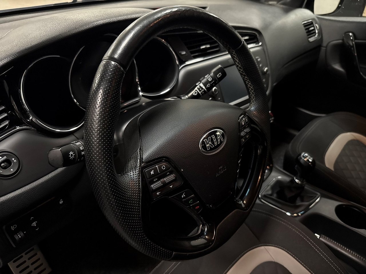 Kia Ceed SW 1.6 CRDi 136hk-GT-LINE-3 2017, kuva 4/23