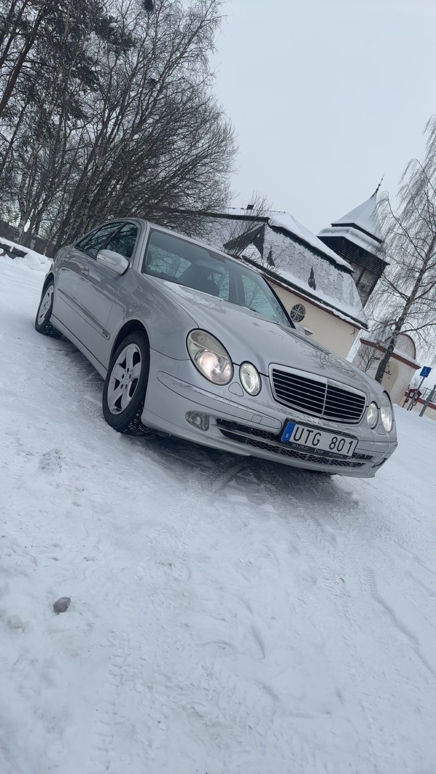 Mercedes-Benz E 240 5G-Tronic 2004, bild 2/3