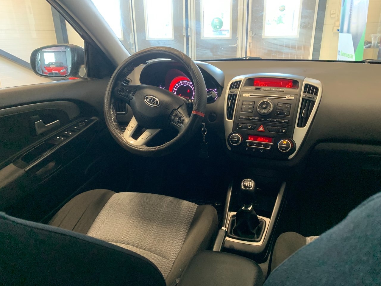 Kia Ceed cee'd_sw 1.6 CRDi ECO Euro 5 2011, photo 6/10