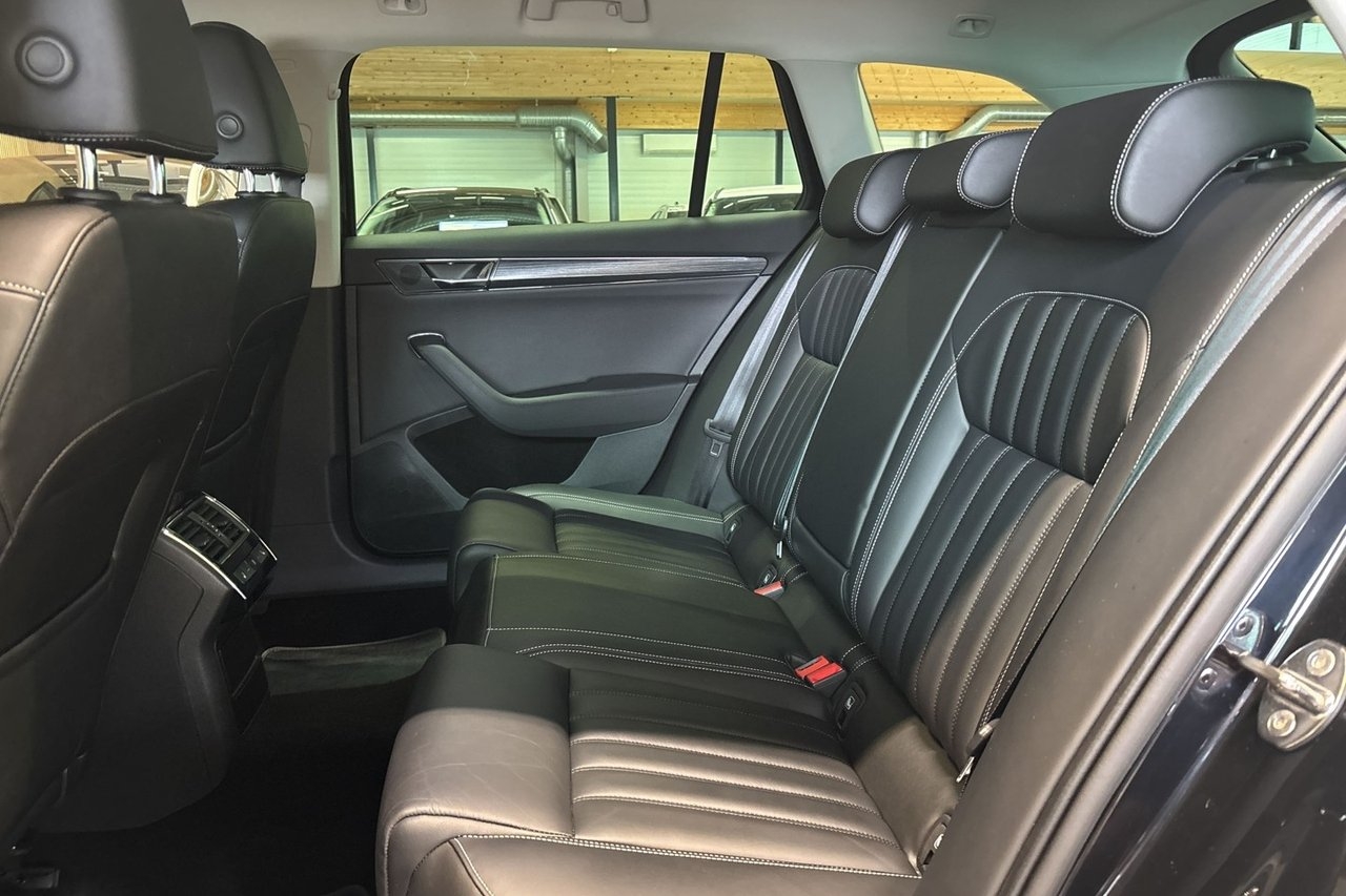 Skoda Superb 2020, bild 7/10
