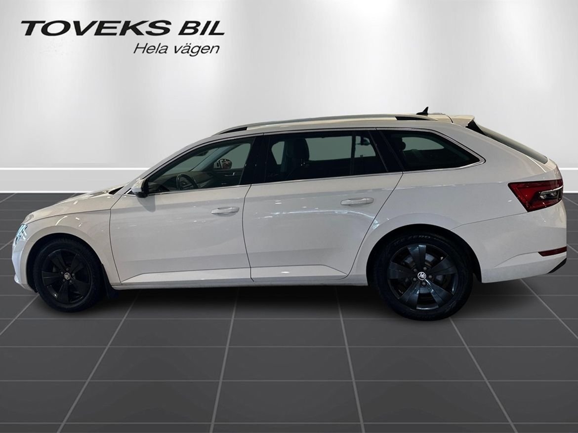 Skoda Superb 2020, bild 2/10