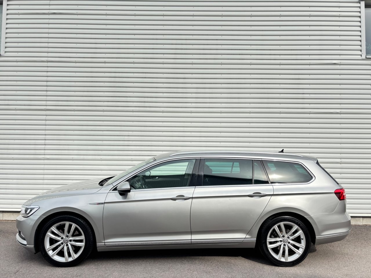 Volkswagen Passat 2016, kuva 2/10