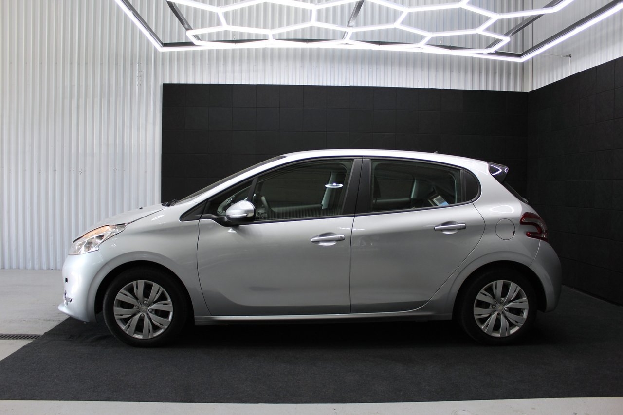Peugeot 208 5-dörrar 1.2 VTi 2015, bild 3/10