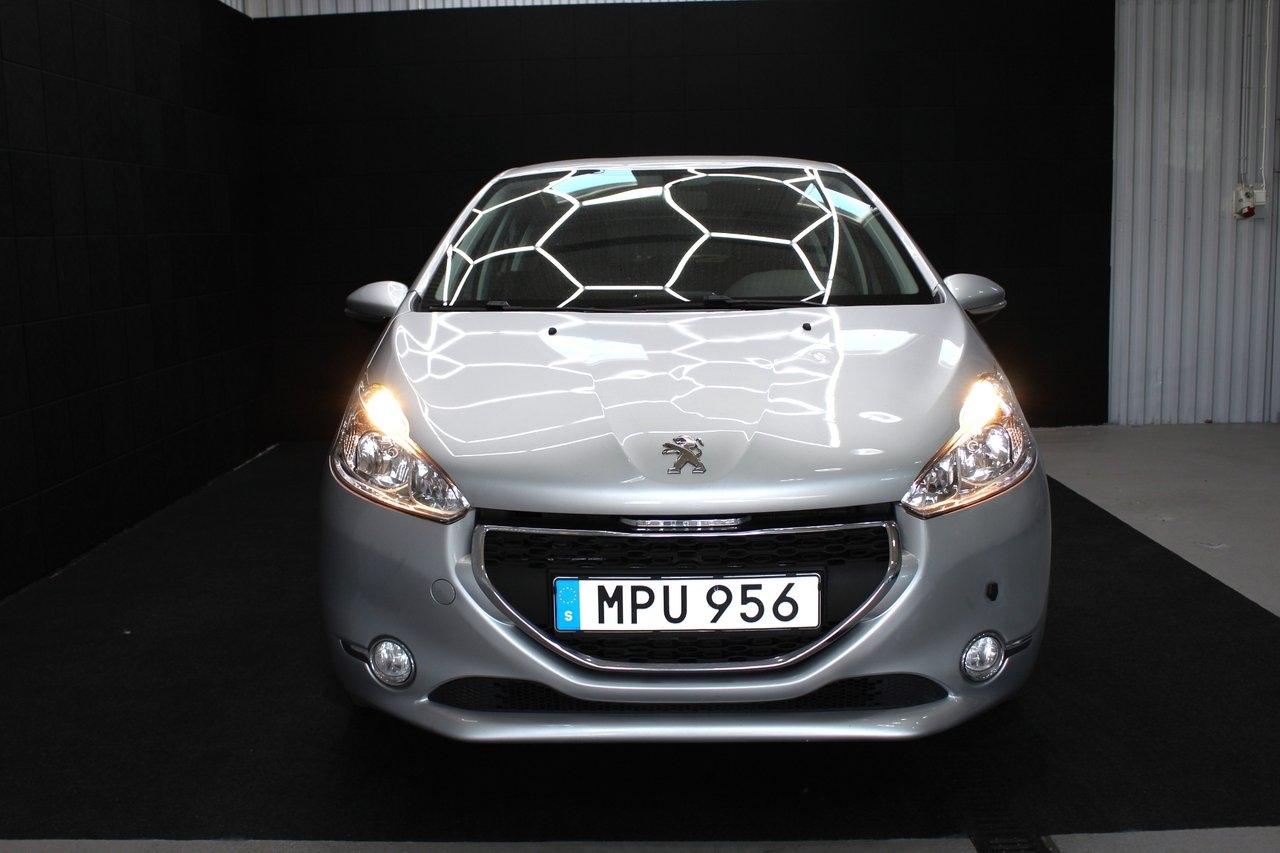 Peugeot 208 5-dörrar 1.2 VTi 2015, bild 2/10