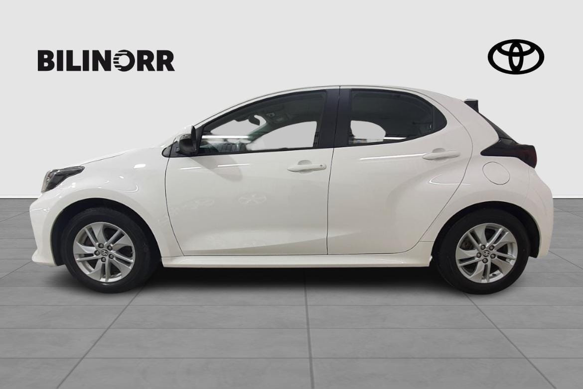 Toyota Yaris 1,5 HYBRID 5D ACTIVE V-HJUL 2023, bild 2/10