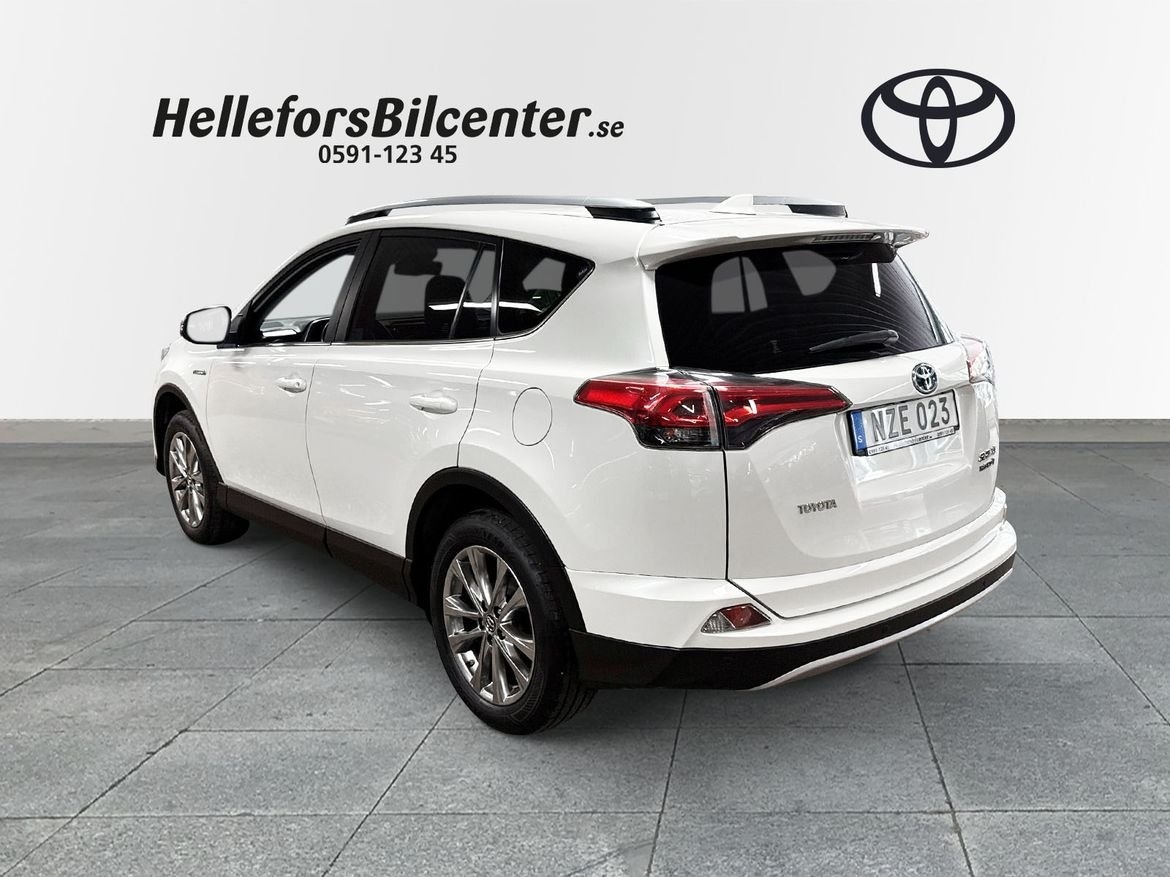 Toyota RAV4 Hybrid 200hk AWD-i Executiv 2017, kuva 2/10