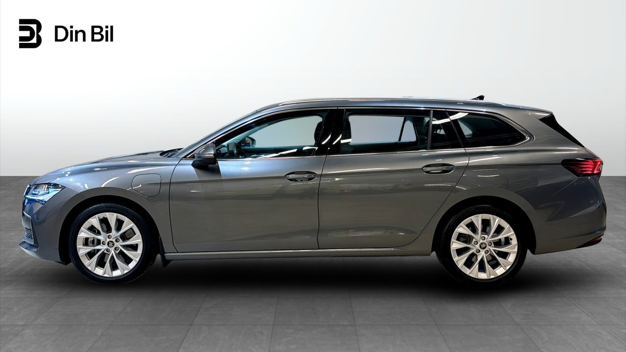 Skoda Superb 2025, bild 2/10