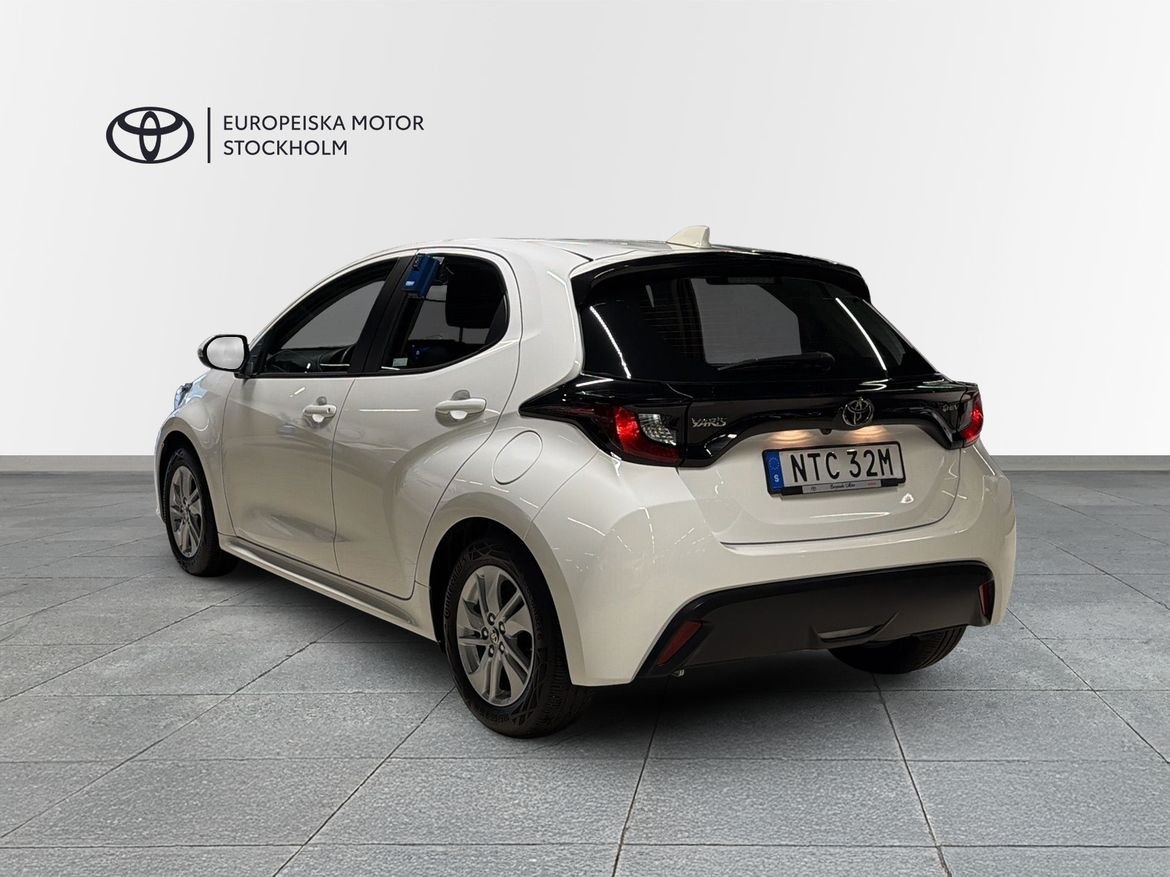 Toyota Yaris 2025, bild 2/13