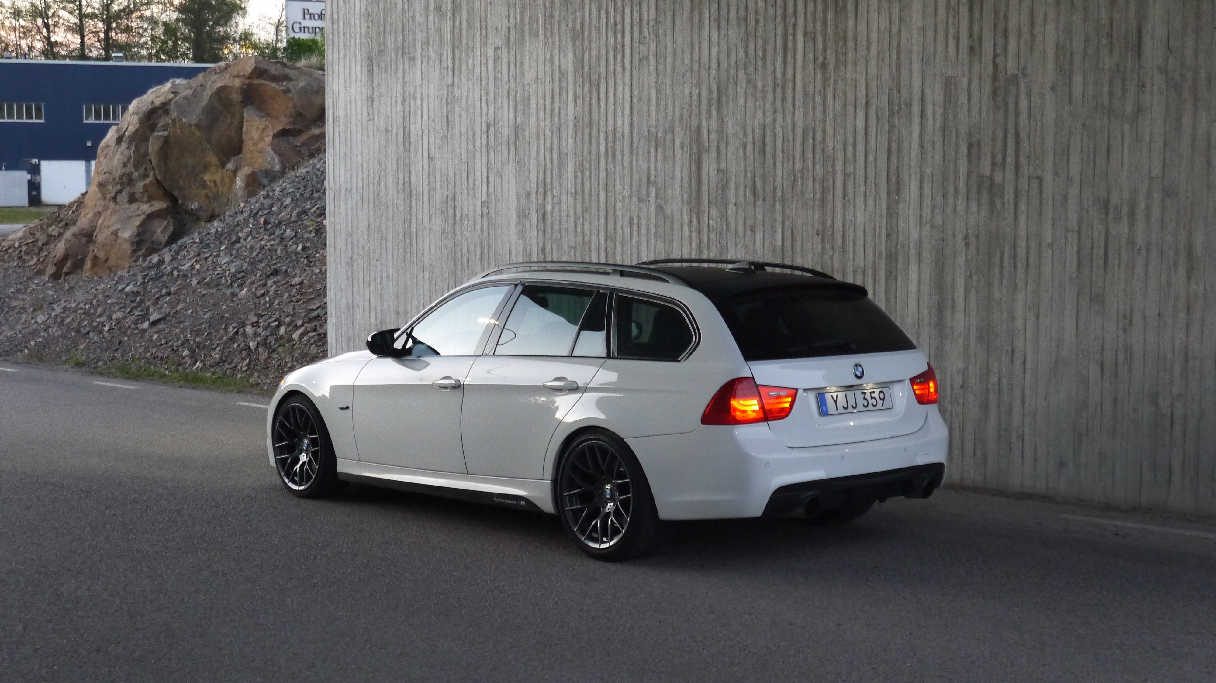 BMW 335 i Touring Steptronic M-Sport 2008, kuva 2/6