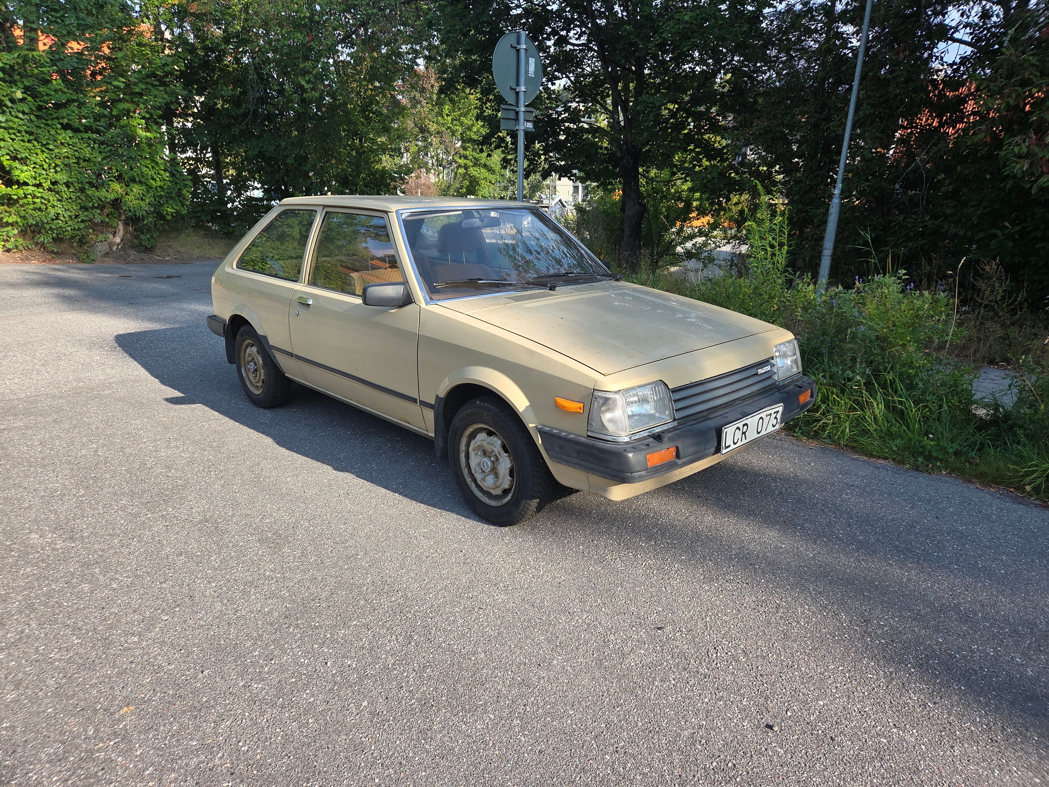 Mazda 323