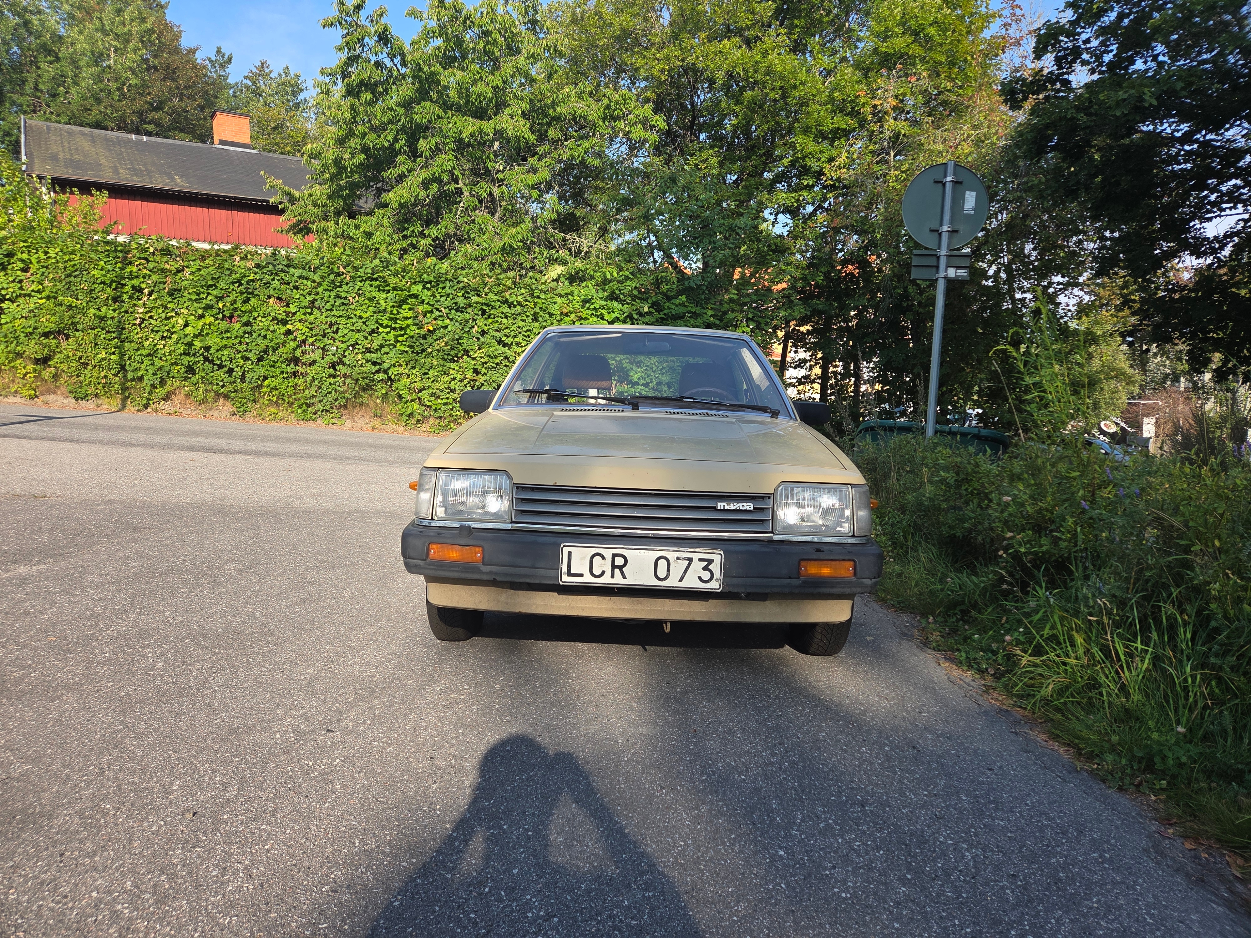 Mazda 323 1983, photo 2/7