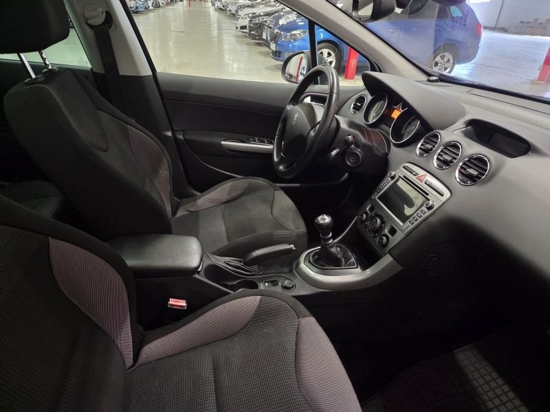Peugeot 308 1,6 Hdi SW Manell 111 Hk 2011, bild 4/10