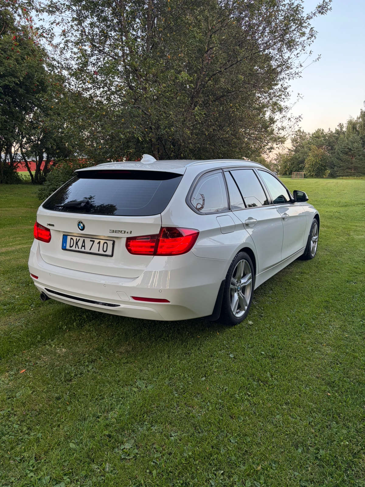 BMW 320 d xDrive Touring Steptronic 2015, bild 5/9