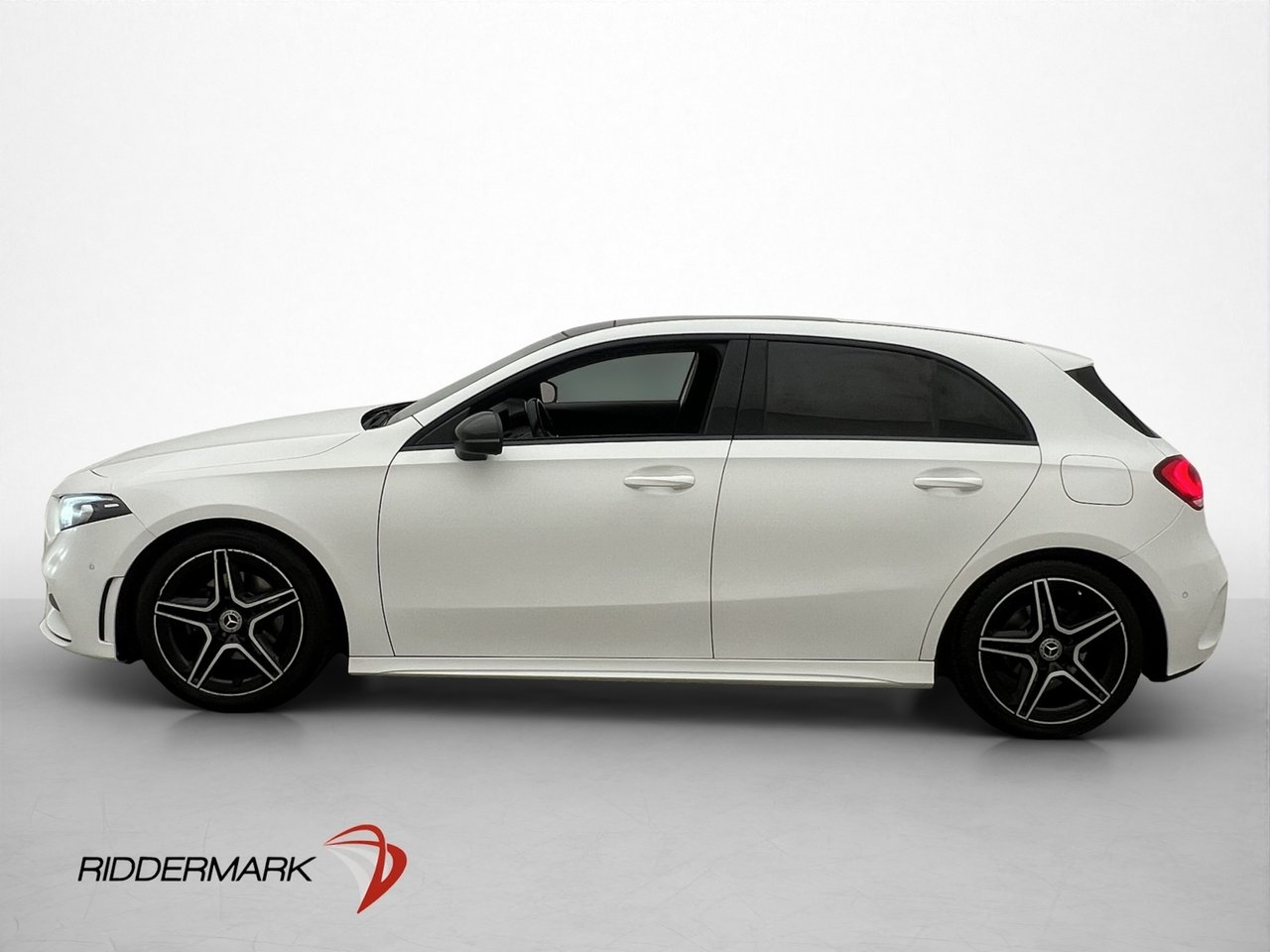 Mercedes-Benz A 180 d AMG Night Pano 2018, bild 4/29