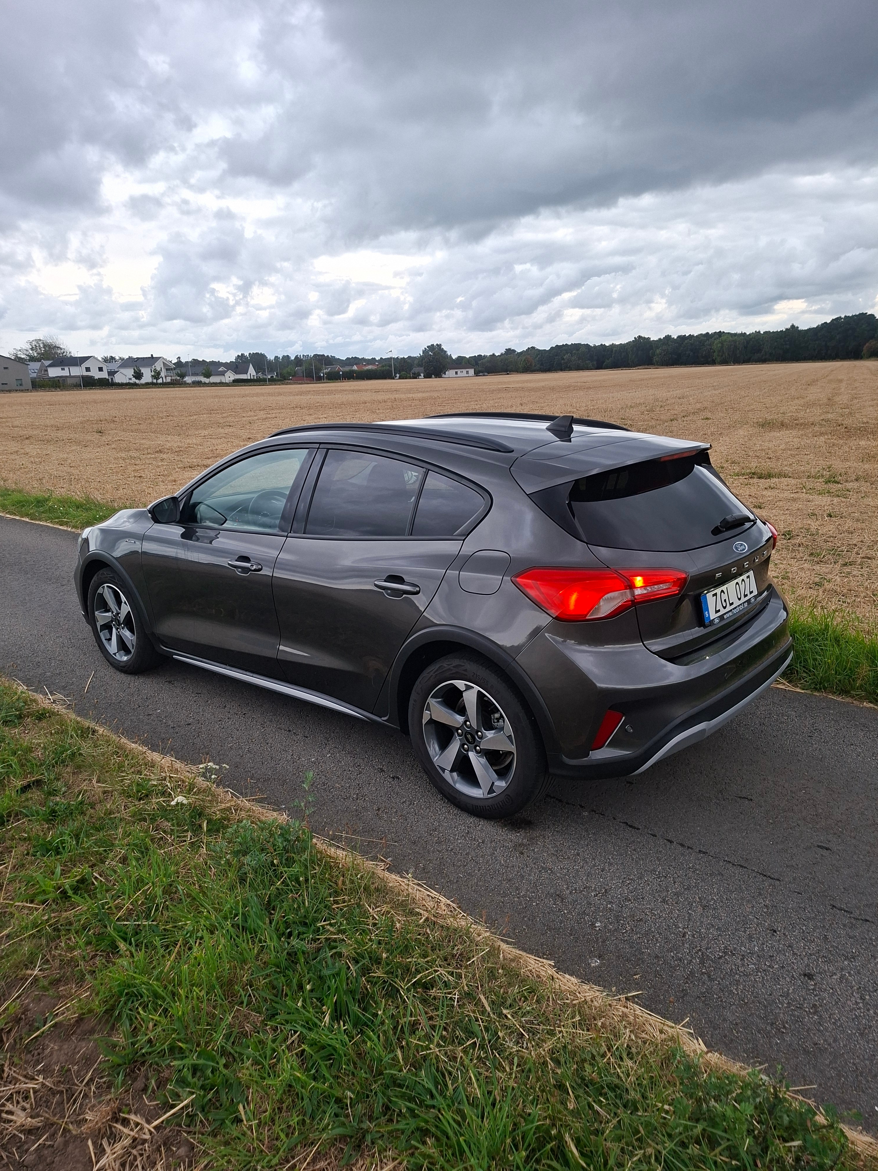 Ford Focus Active 1.0 EcoBoost Manuell 2022, bild 2/6