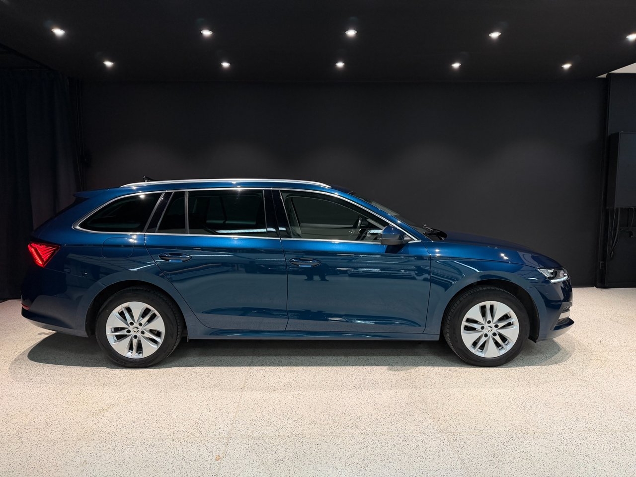Skoda Octavia Kombi 1.0 TSI Ambition 2021, bild 6/10