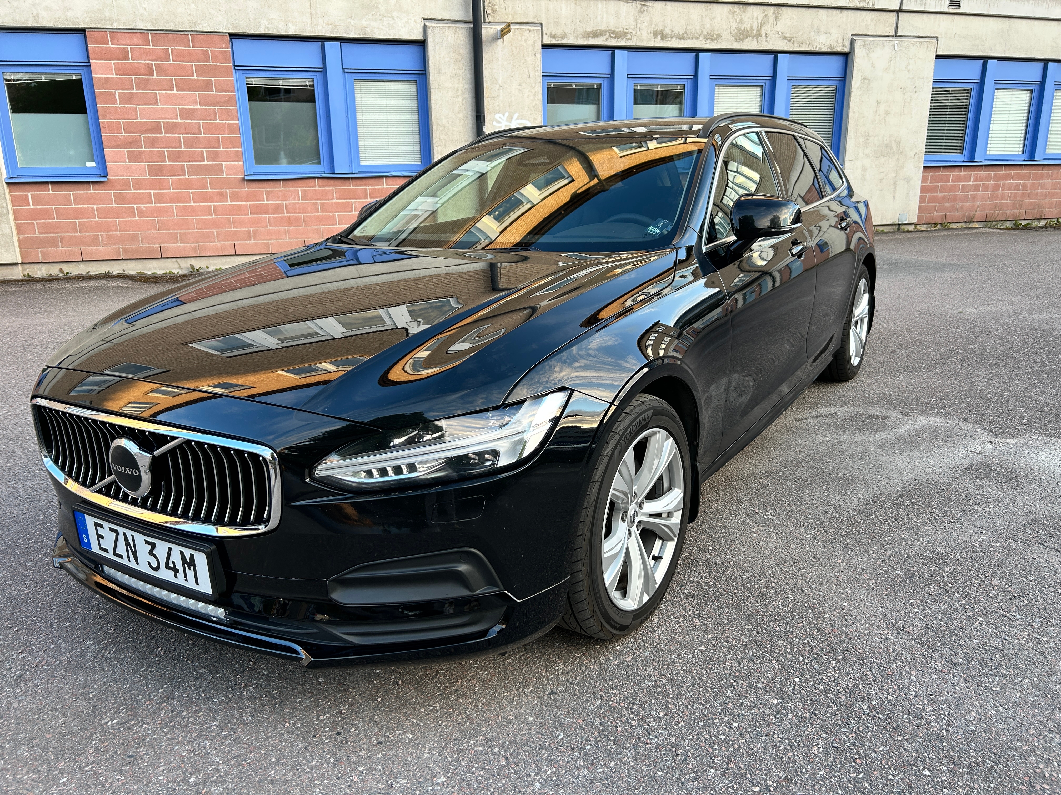 Volvo V90 B4 AWD Geartronic 2023, bild 2/5