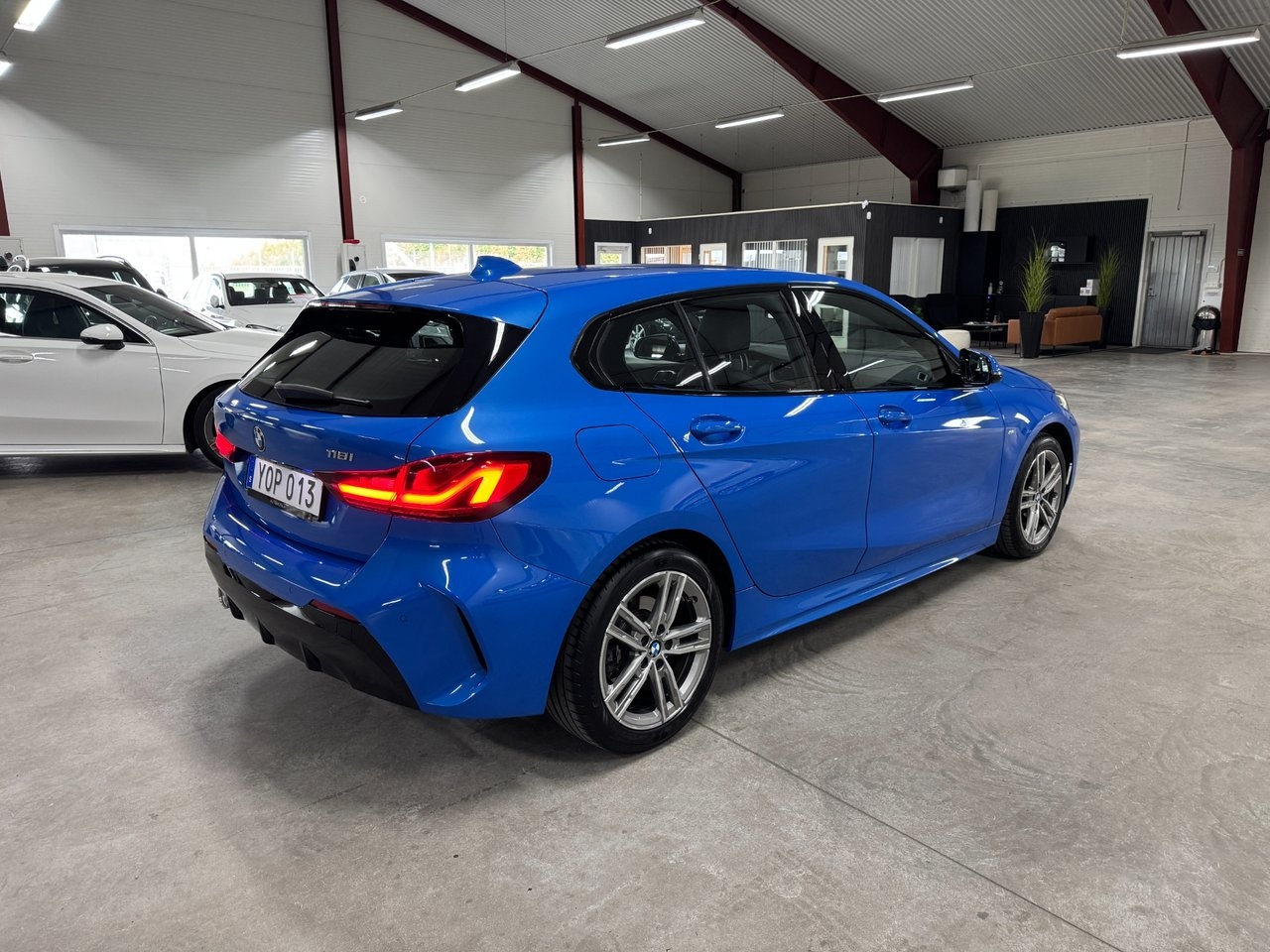 BMW 118 i Steptronic 2020, kuva 2/10