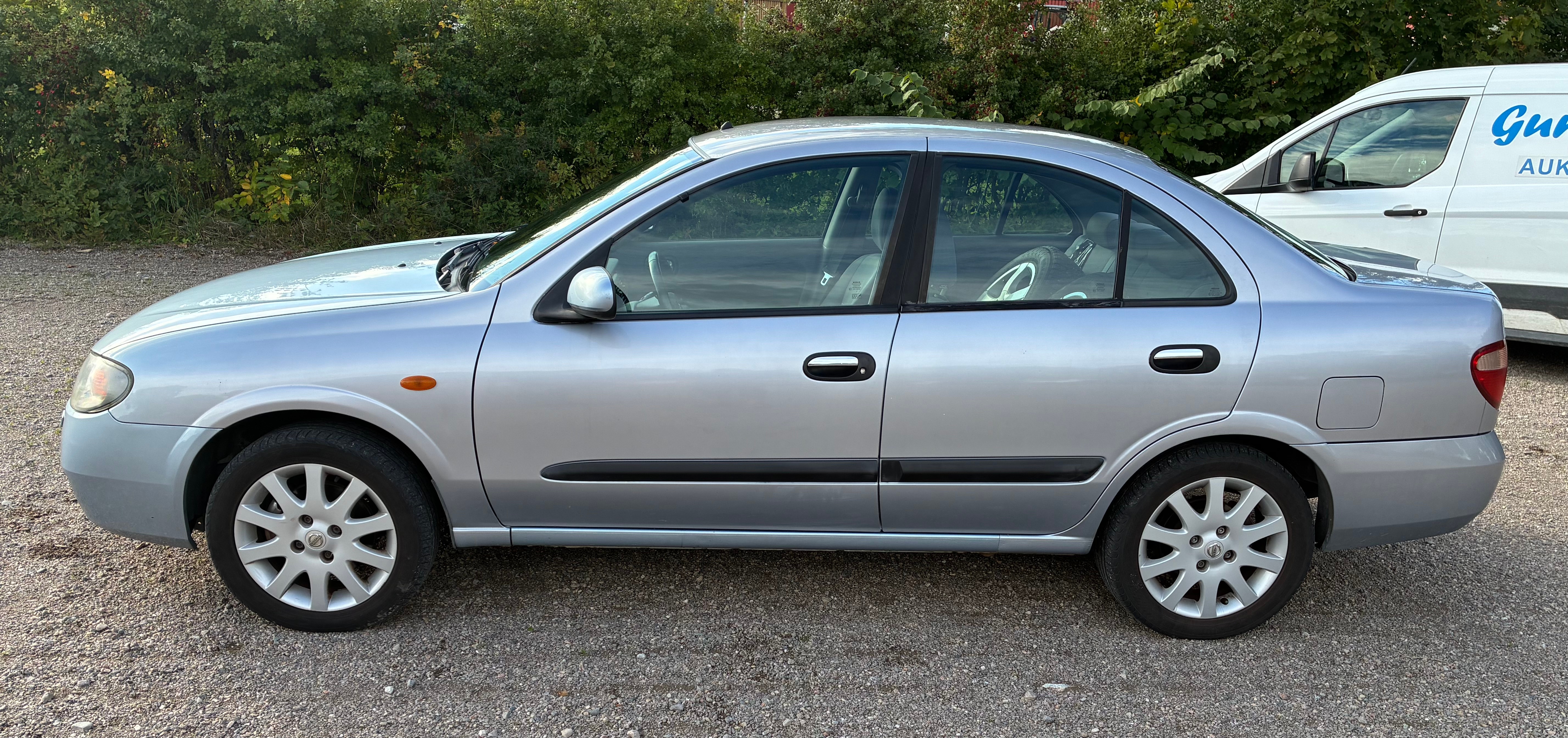 Nissan Almera Sedan 1.8 Manuell 2004, bild 4/11