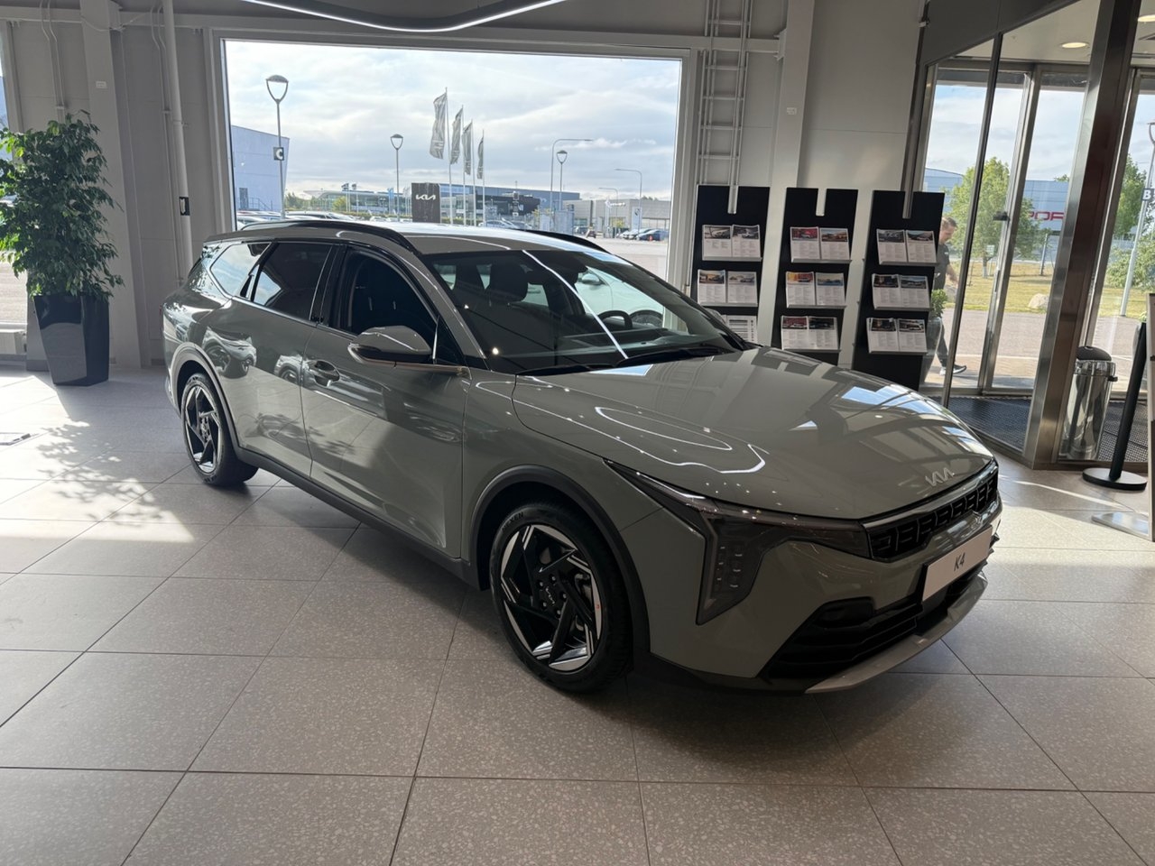 Kia K4 SW 1.6 T-GDI DCT Advance 2026, bild 3/10