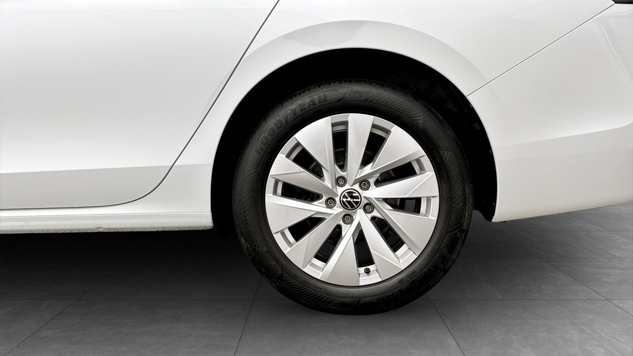 Volkswagen Passat 2025, photo 6/10