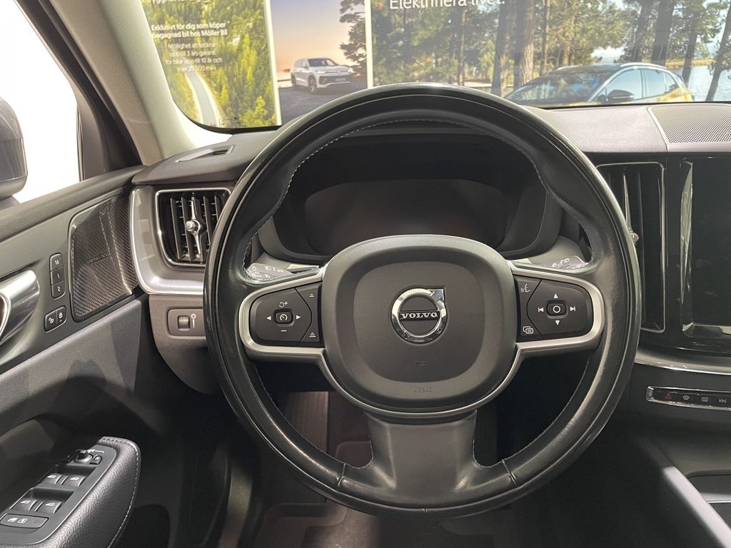 Volvo XC60 2021, kuva 7/10