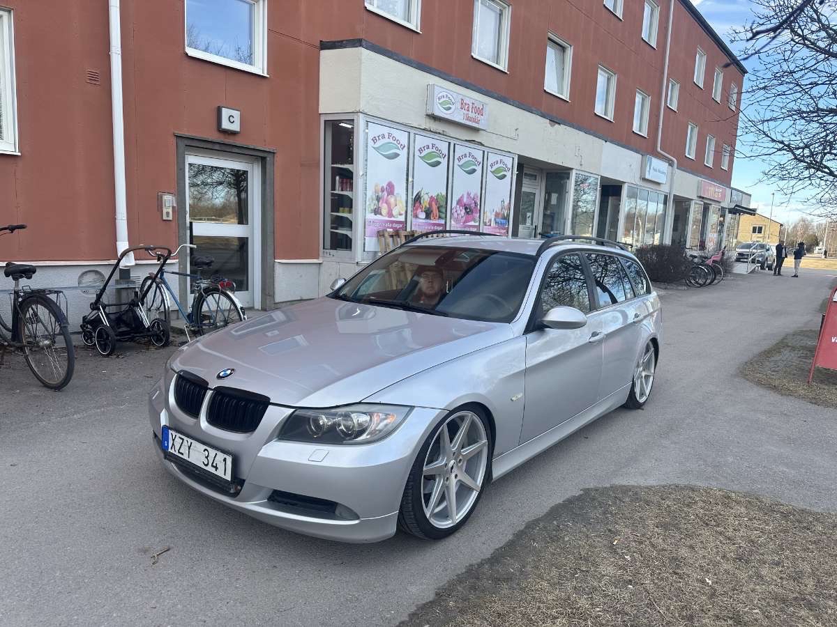 BMW 320