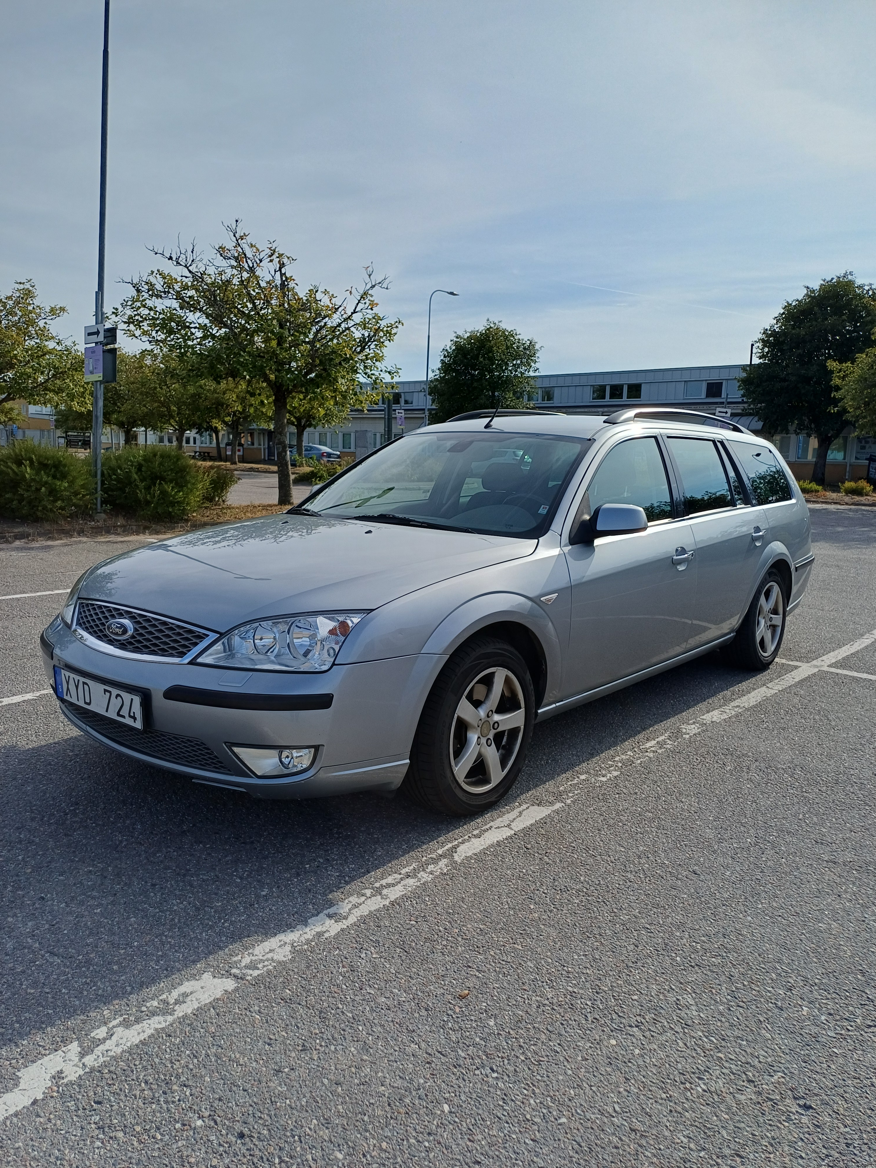 Ford Mondeo Kombi 2.0 Manuell 2006, bild 4/10