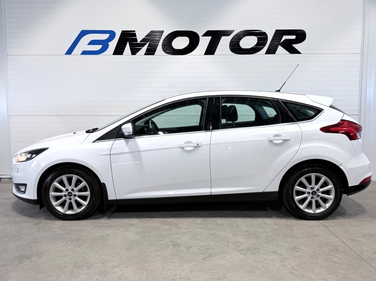 Ford Focus 1.0 EcoBoost Titanium Euro 6 2015, bild 3/10