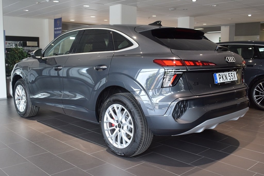 Audi Q3 Sportback e-hybrid 272hk 2026, bild 2/10