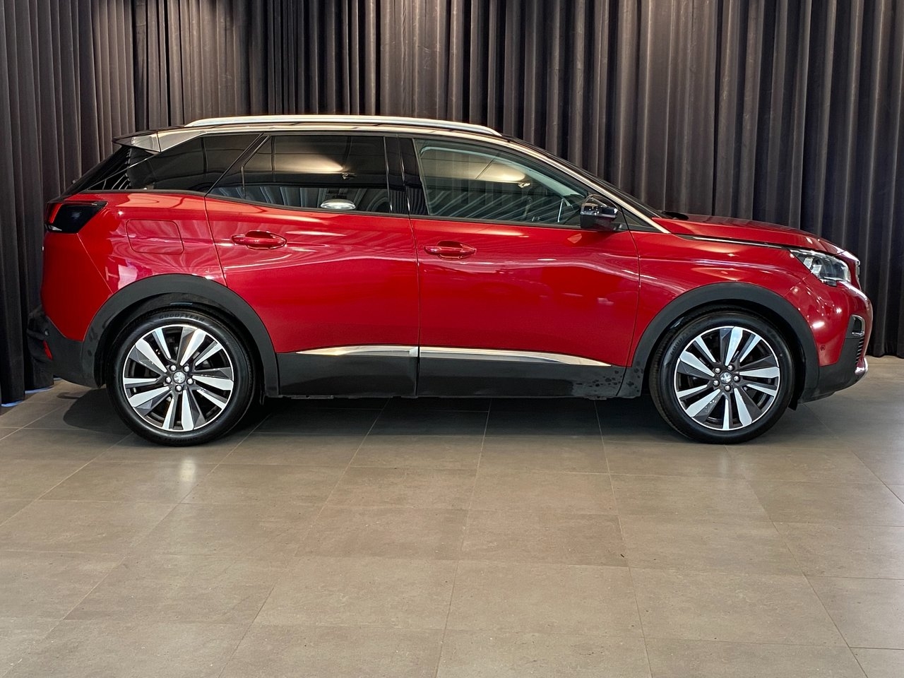 Peugeot 3008 1.2 PureTech 130 AUT Allure 2017, bild 5/38