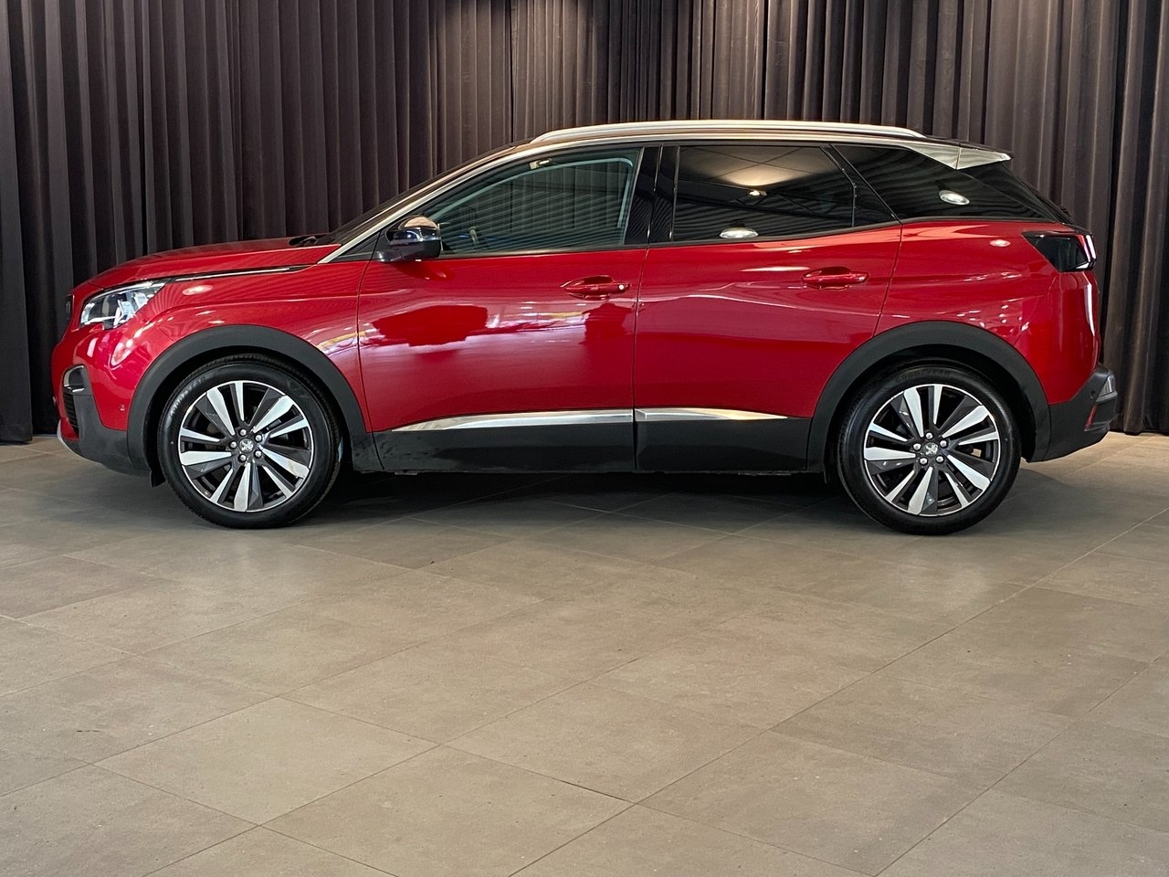 Peugeot 3008 1.2 PureTech 130 AUT Allure 2017, bild 3/38