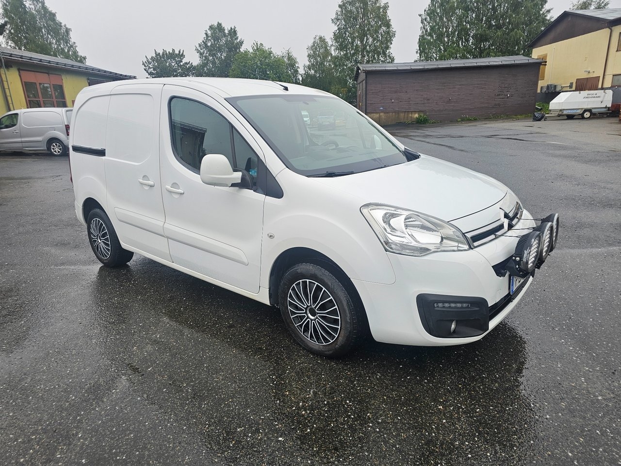 Citroen Berlingo 2017, bild 2/5