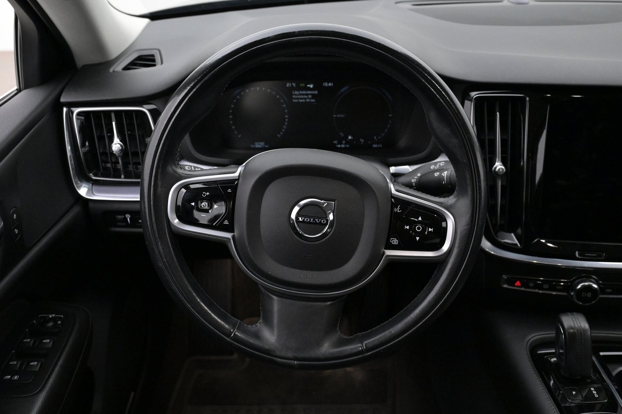 Volvo V60 2021, photo 7/10
