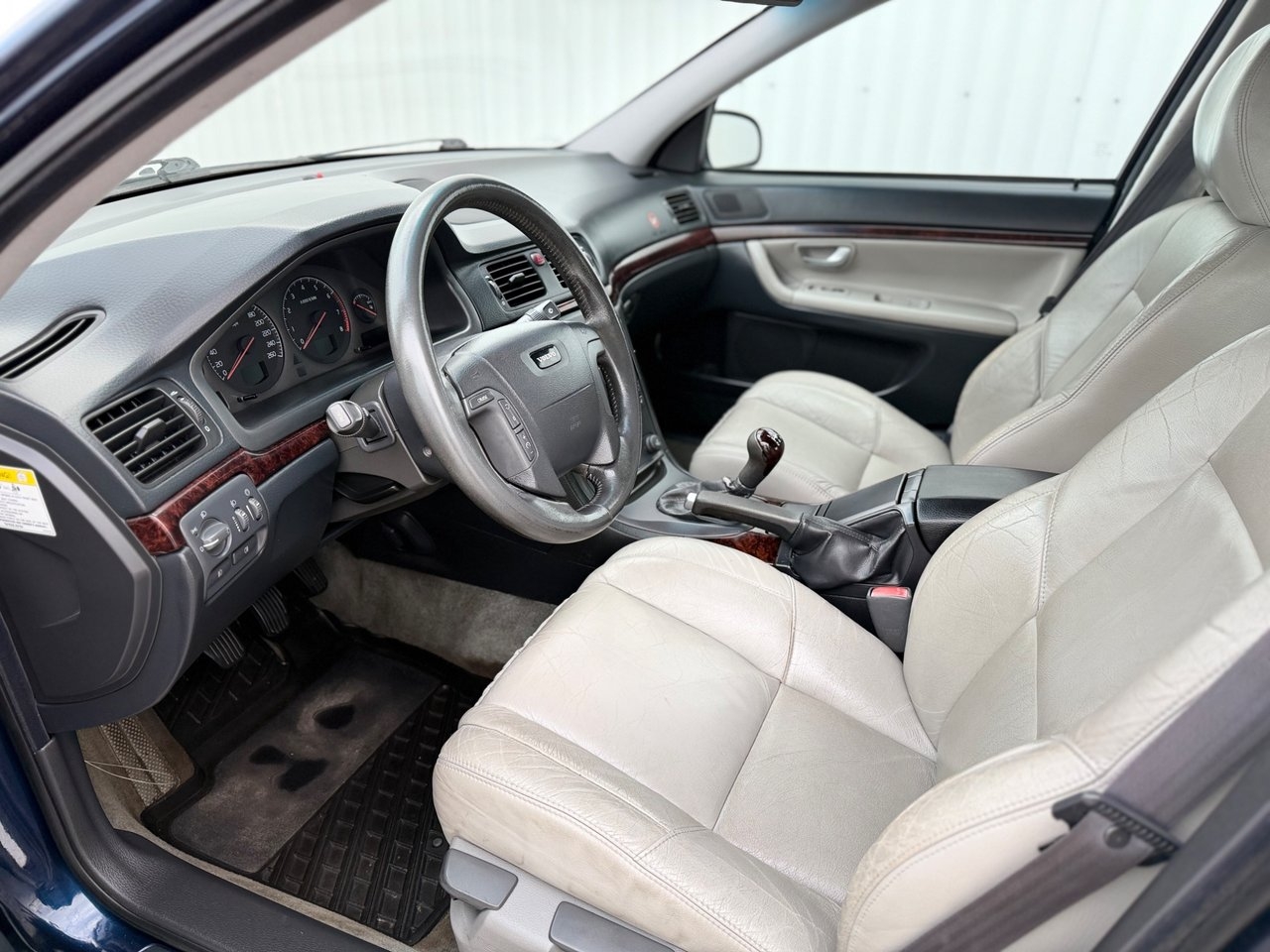 Volvo S80 2.4 SEDAN/ BESIKTAD 2002, kuva 5/10