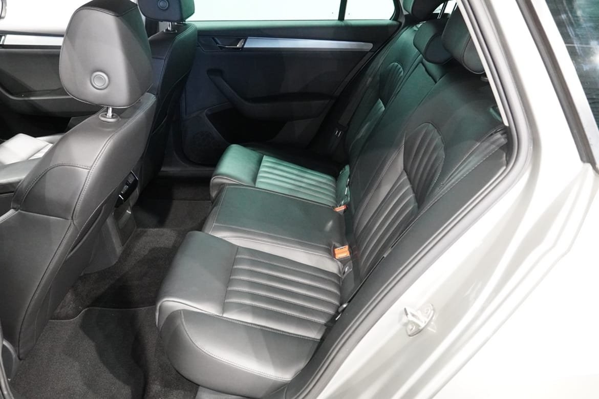 Skoda Superb STYLE TSI 150 DSG LÄDER 2019, bild 6/10