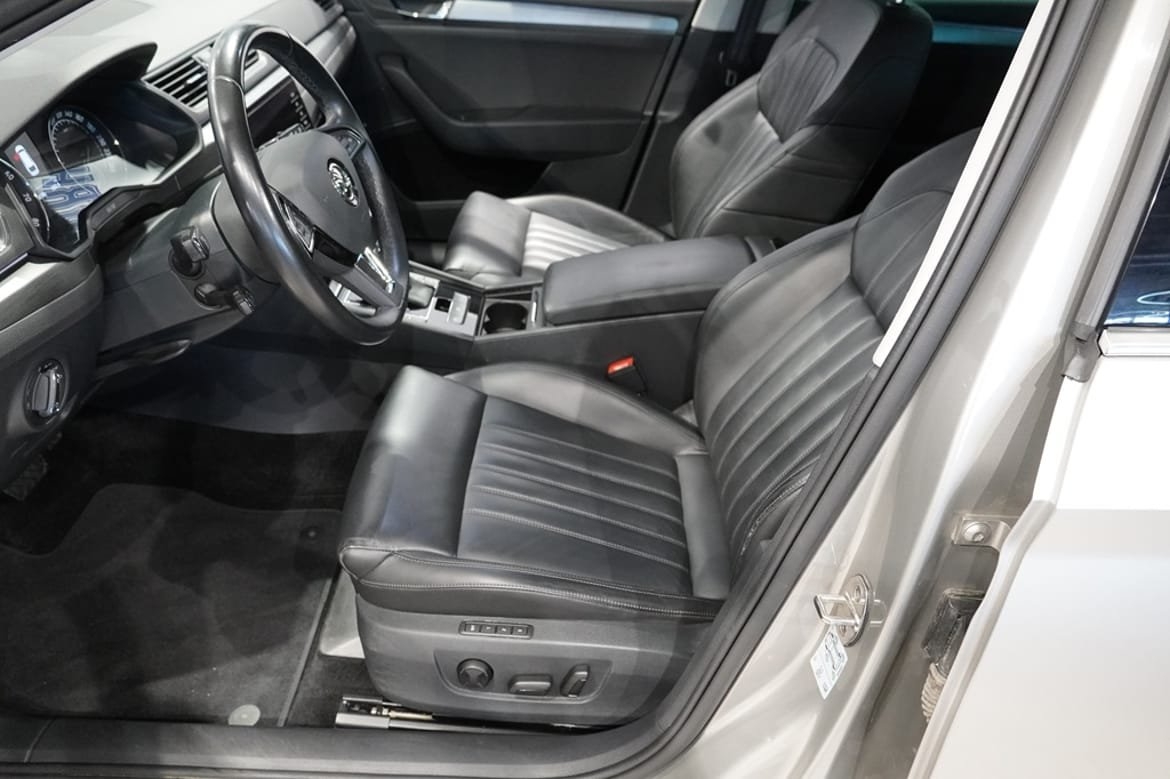 Skoda Superb STYLE TSI 150 DSG LÄDER 2019, bild 4/10