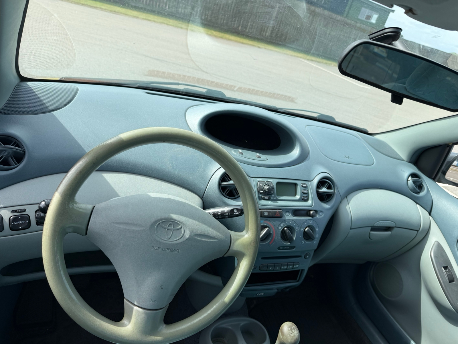 Toyota Yaris 5-dörrar 1.0 VVT-i Manuell 1999, bild 5/5