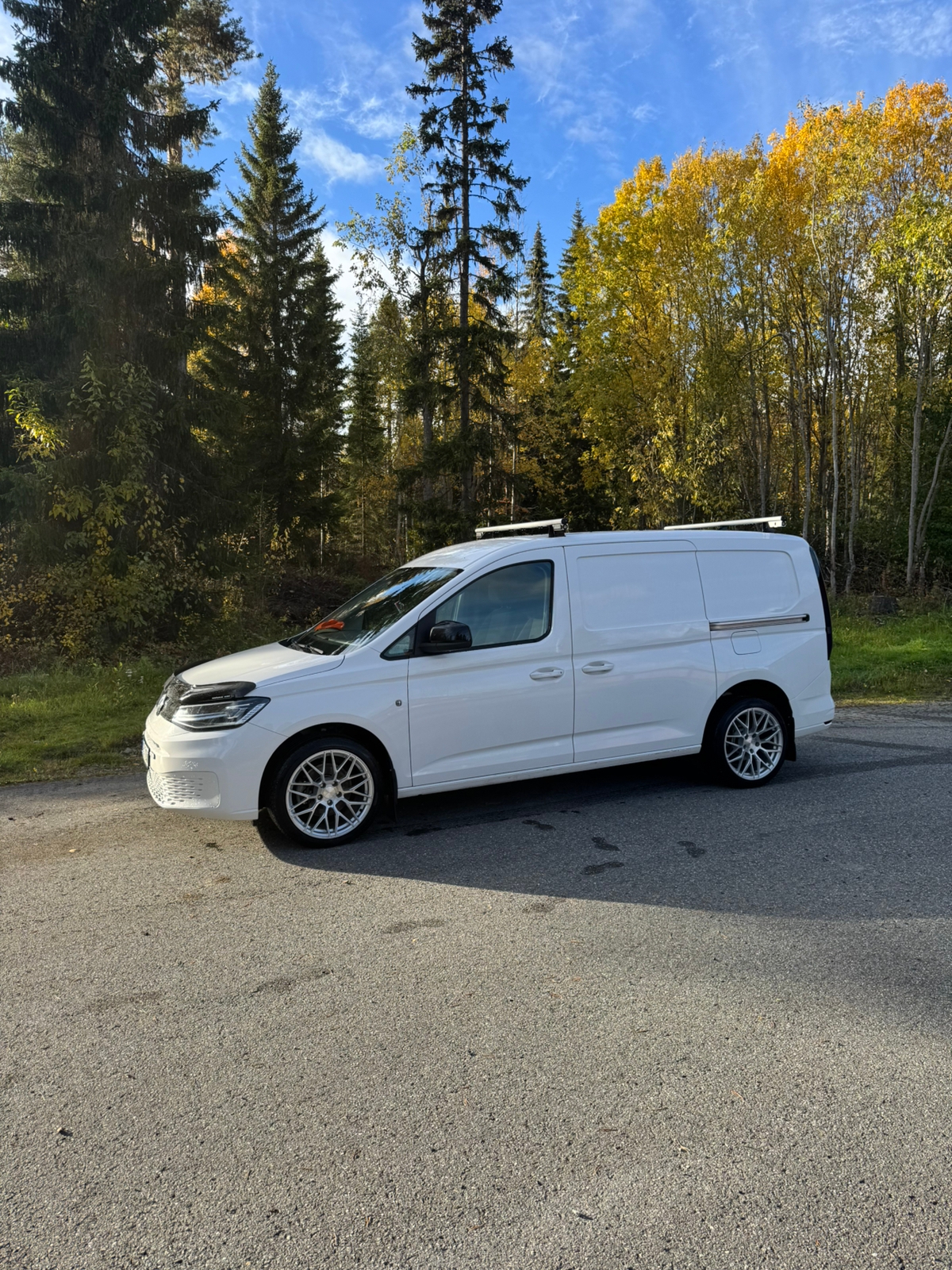 Volkswagen Caddy Maxi 2023, bild 2/5