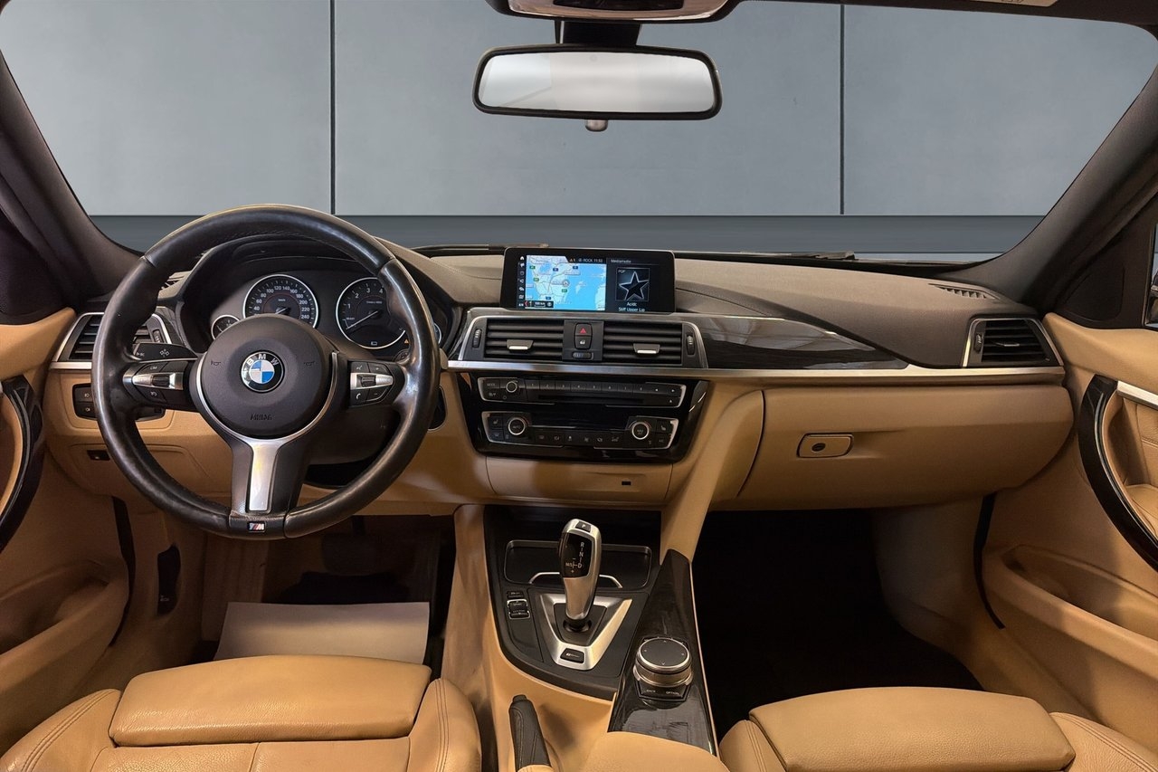 BMW 330 2018, photo 2/10