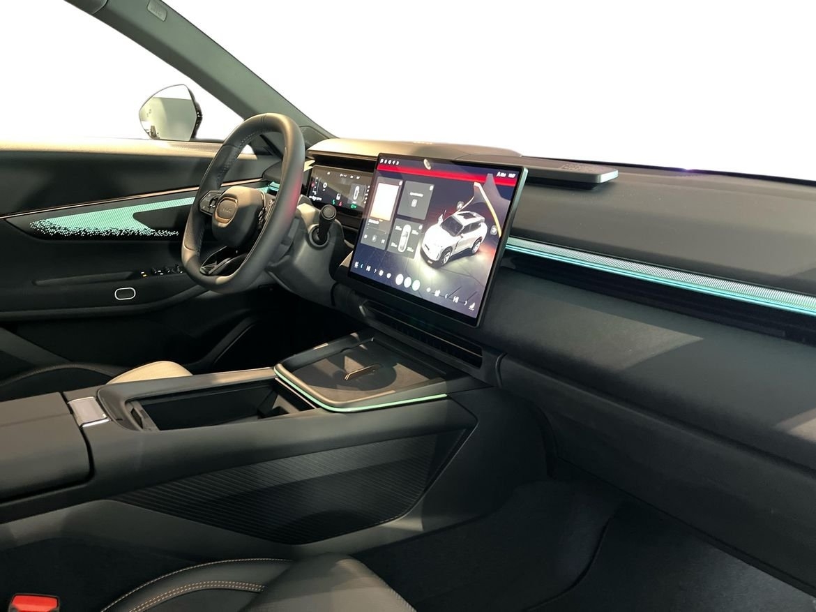 Lynk & Co 08 More PHEV 2025, kuva 4/10