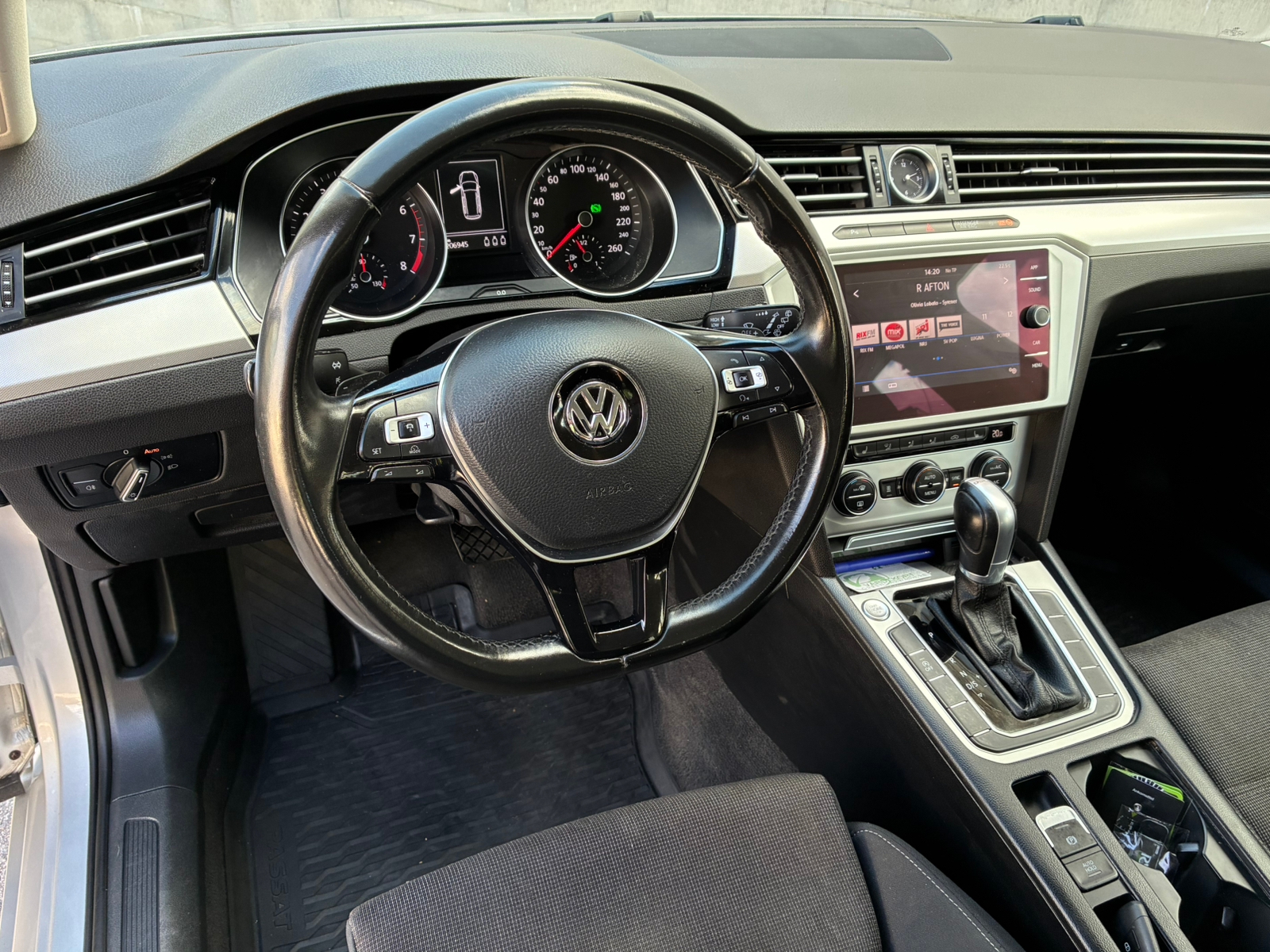 Volkswagen Passat 2018, bild 7/10