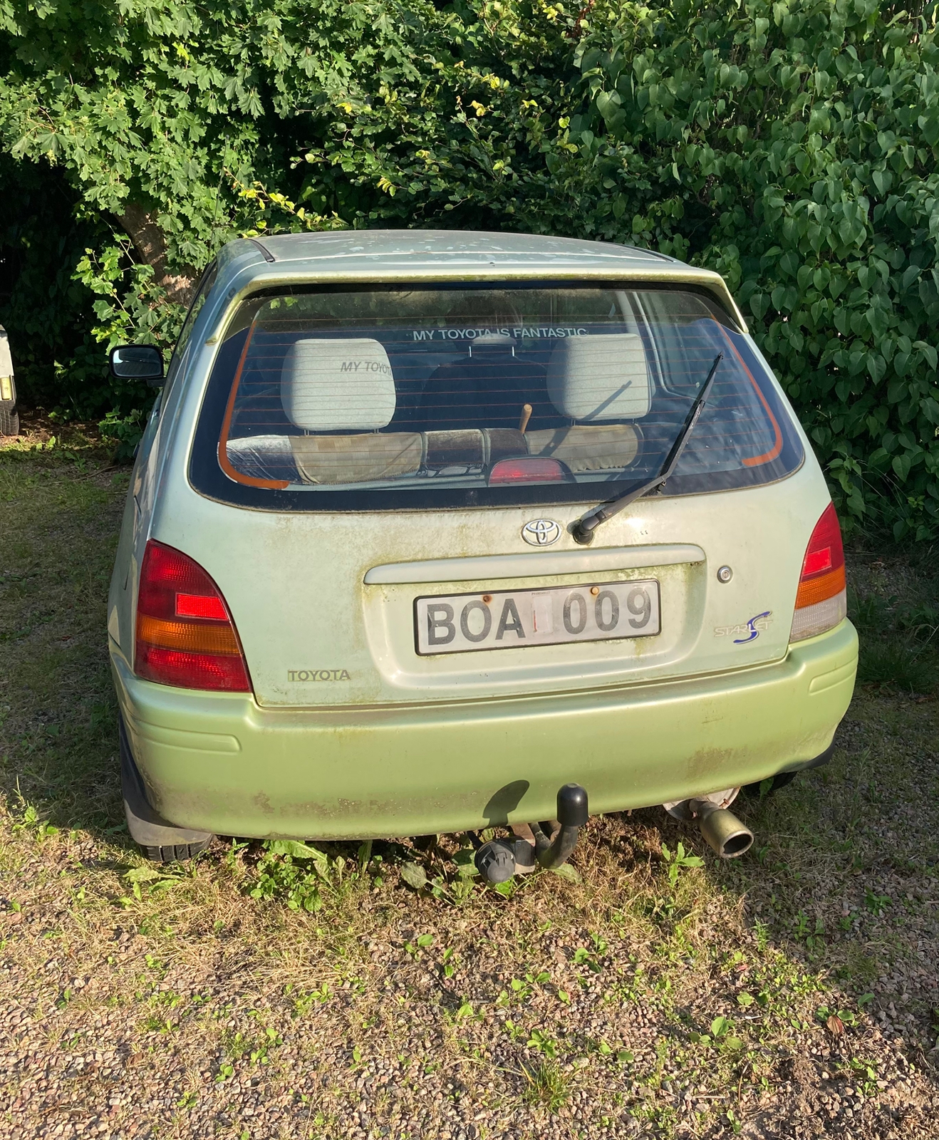 Toyota Starlet 3-dörrar 1.3 Manuell 1998, bild 2/4