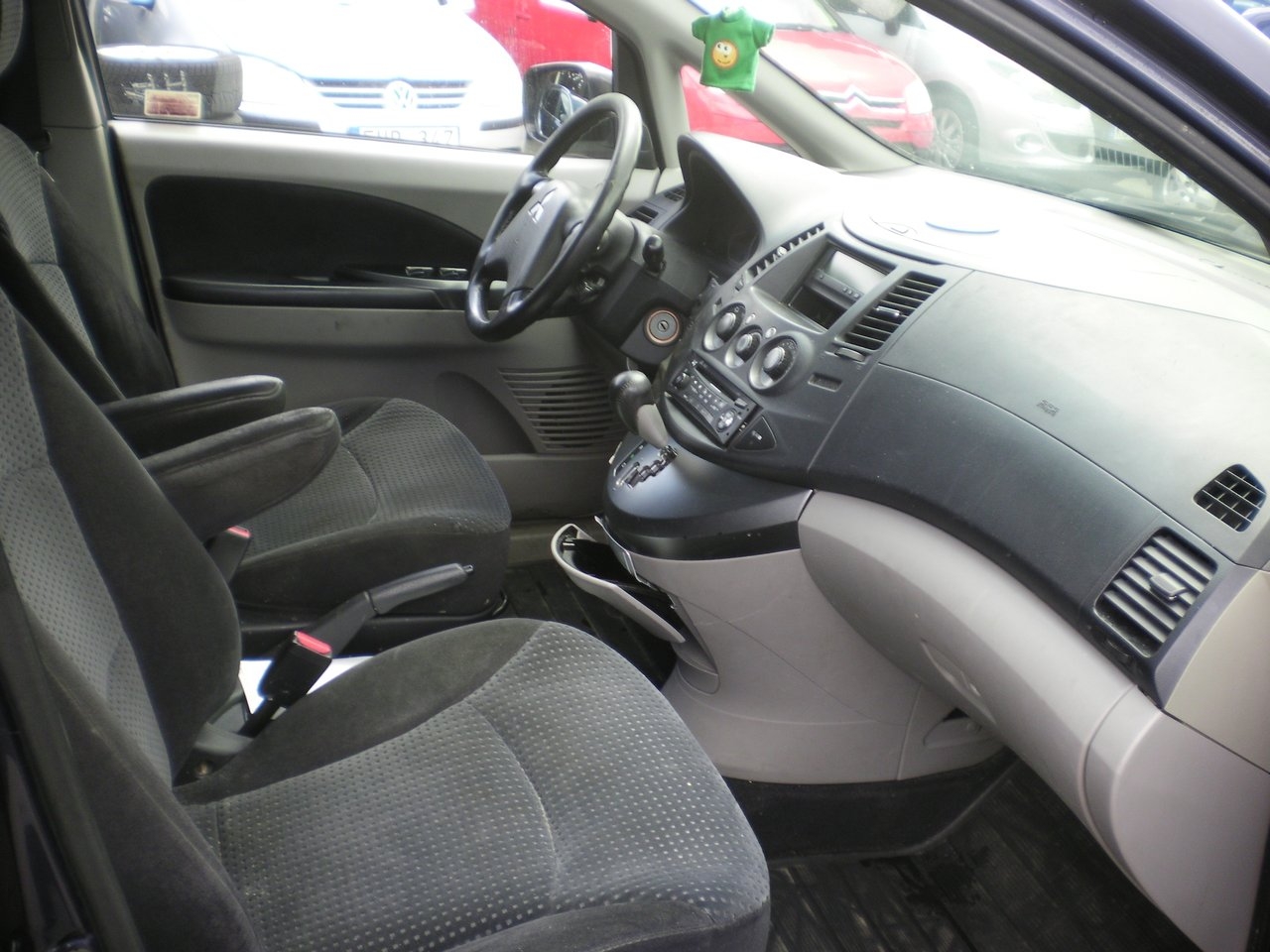 Mitsubishi Grandis 2006, bild 6/10