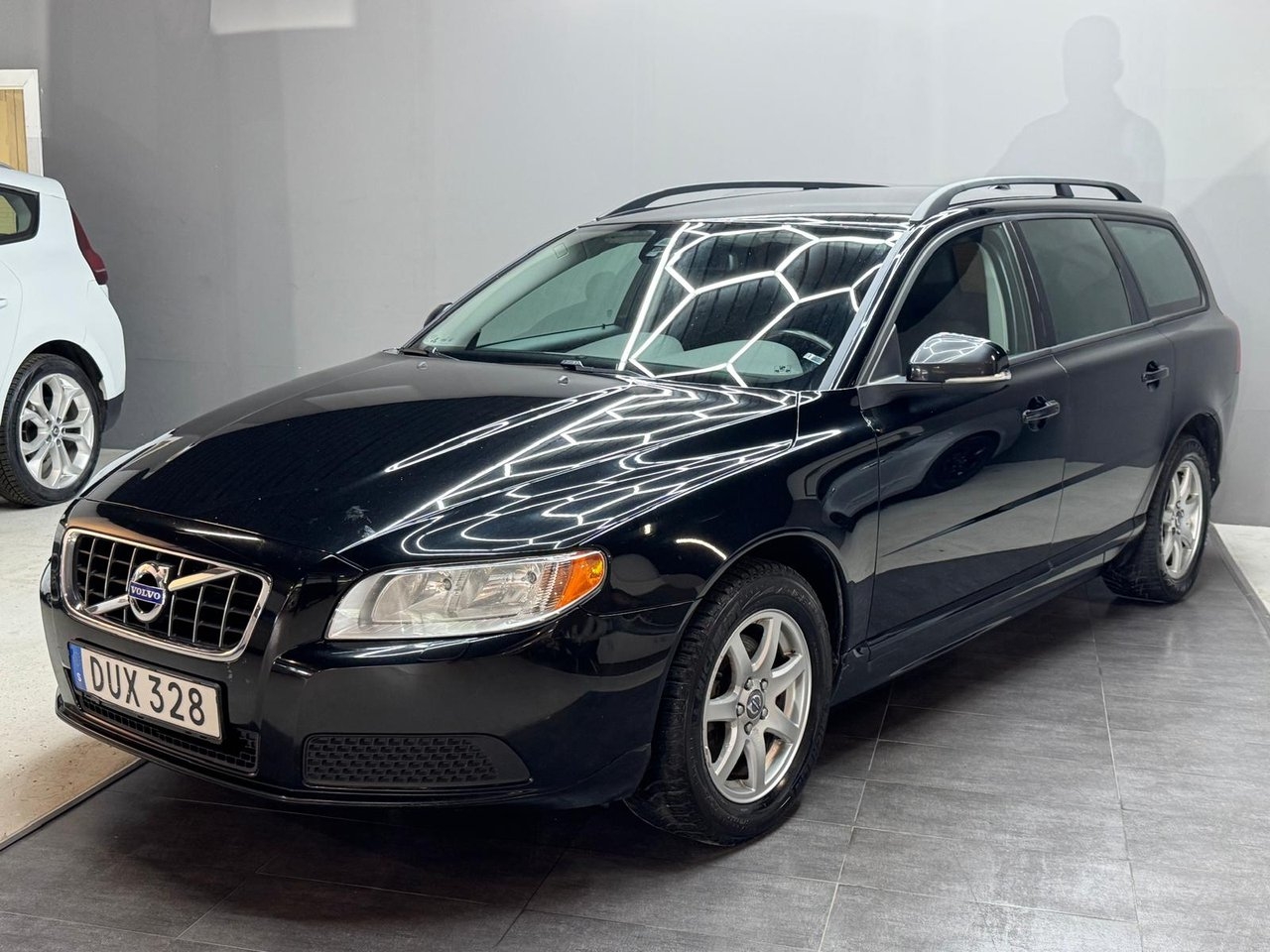 Volvo V70 T4 Kinetic Euro 5 2012, kuva 3/10