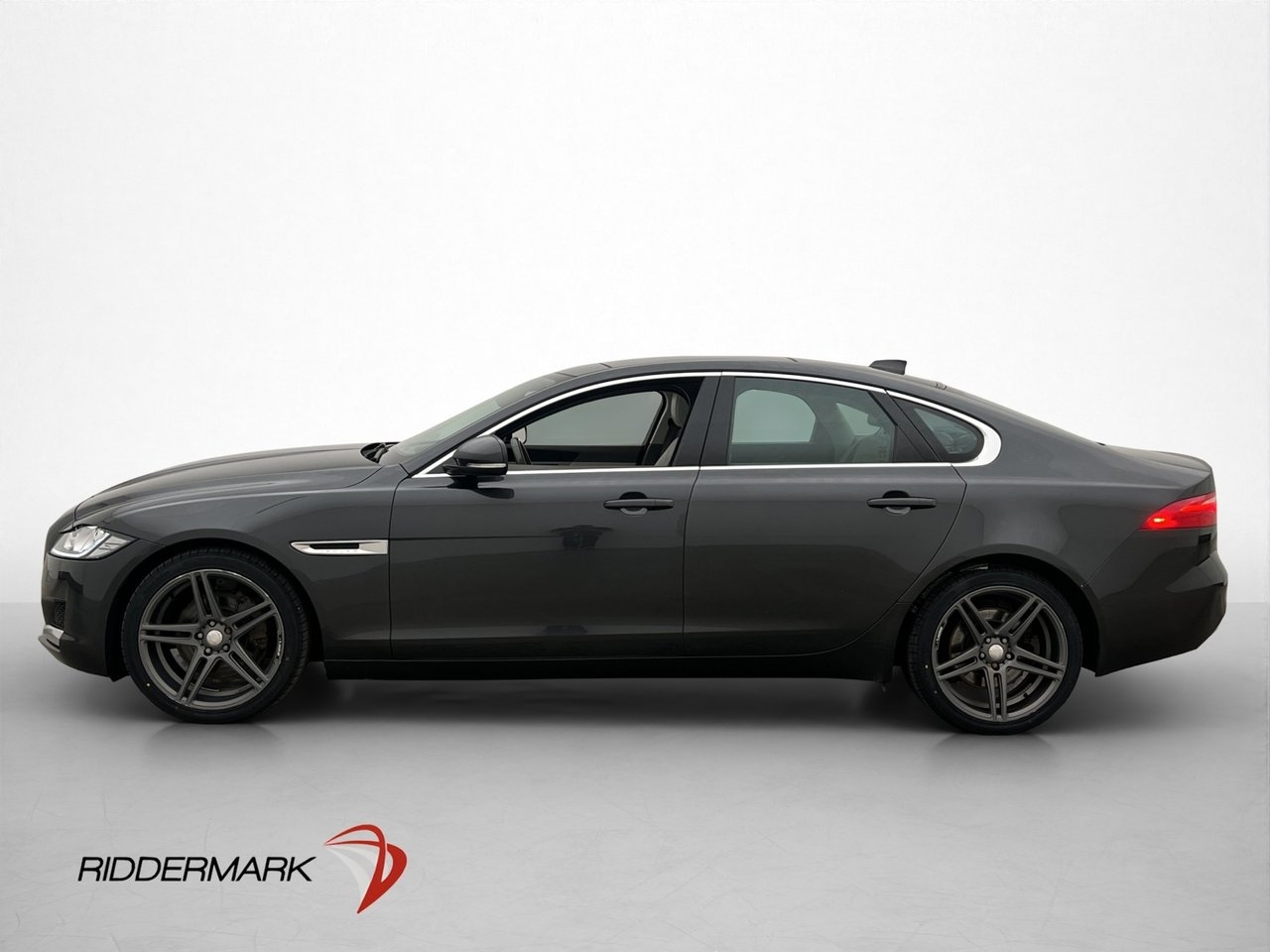 Jaguar XF 20d 180hk Skinn Värmare 2016, kuva 4/26