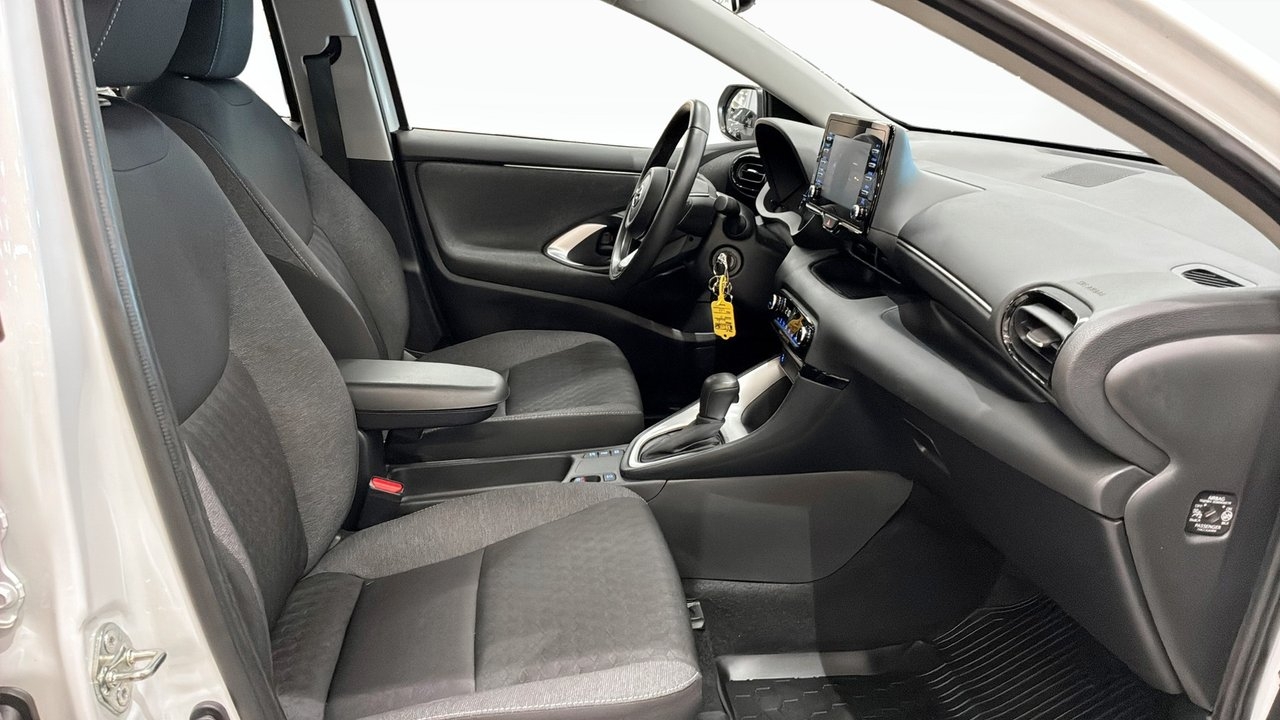 Toyota Yaris Hybrid 2021, bild 3/9