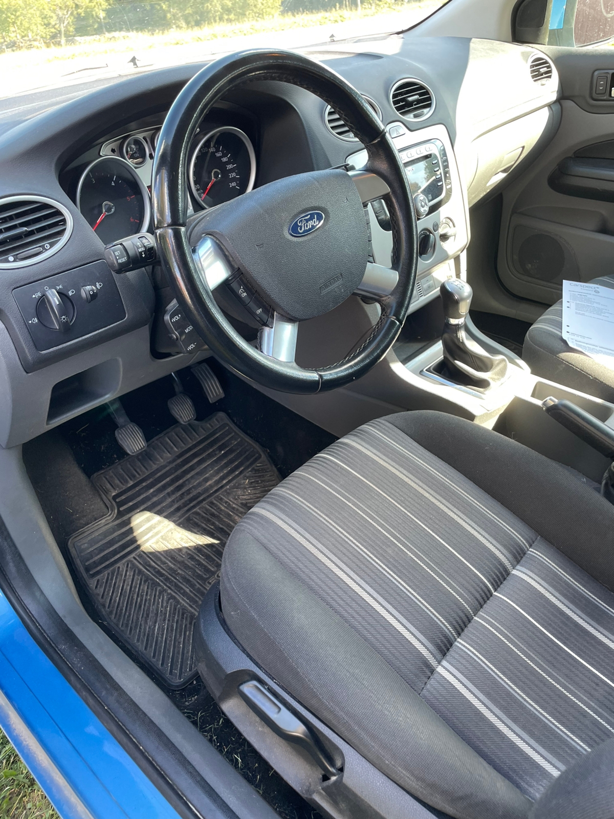Ford Focus Kombi 1.6 TDCi Manuell 2009, bild 3/7